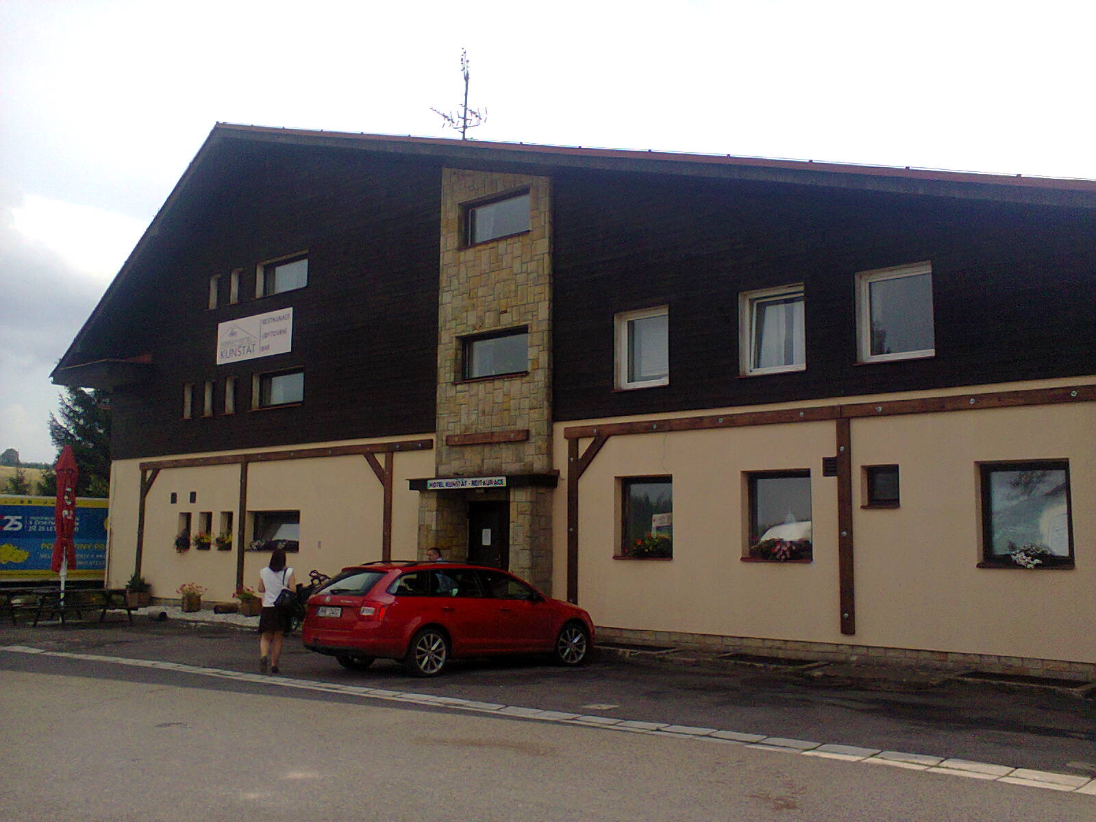 Nabíjecí stanice FIAPO foto 2