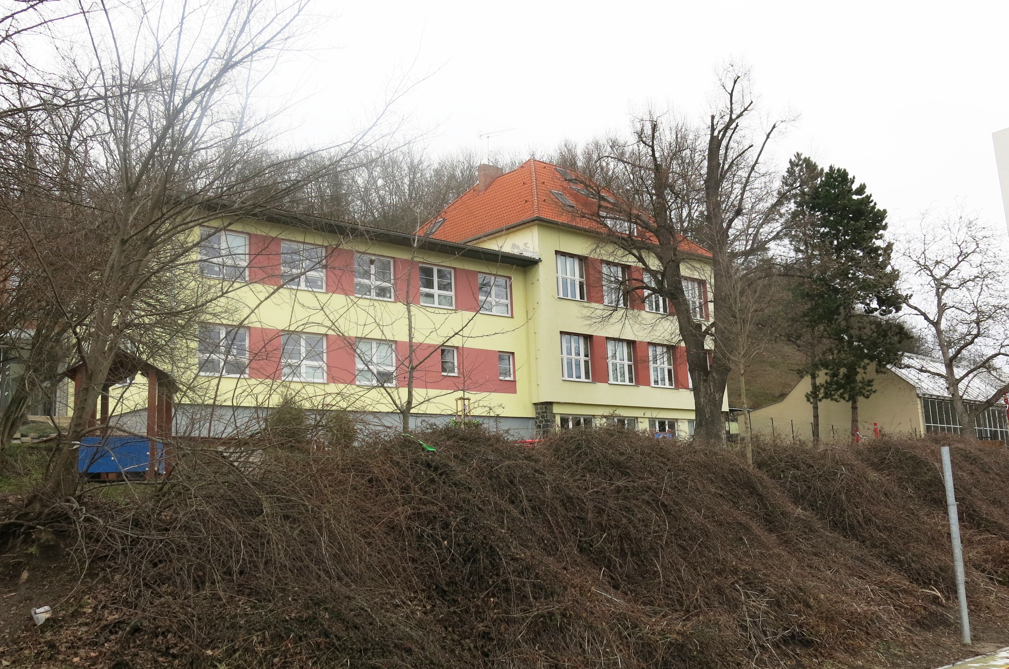 Základní škola a mateřská škola Husinec-Řež, příspěvková organizace foto 3