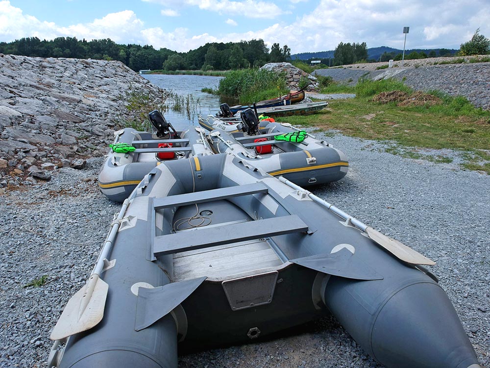 Půjčovna motorových člunů Lipno foto 3
