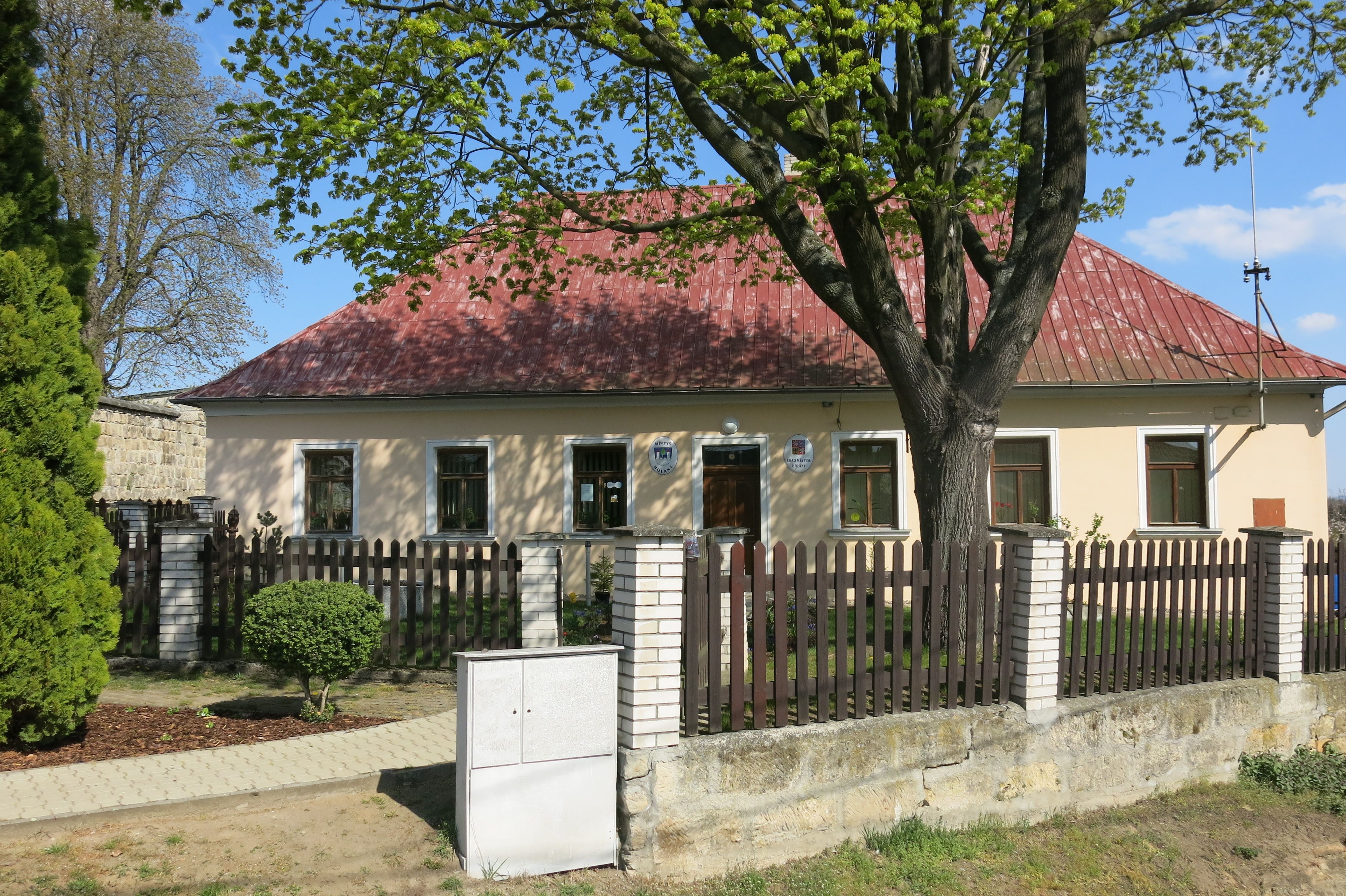Holany - úřad městyse
