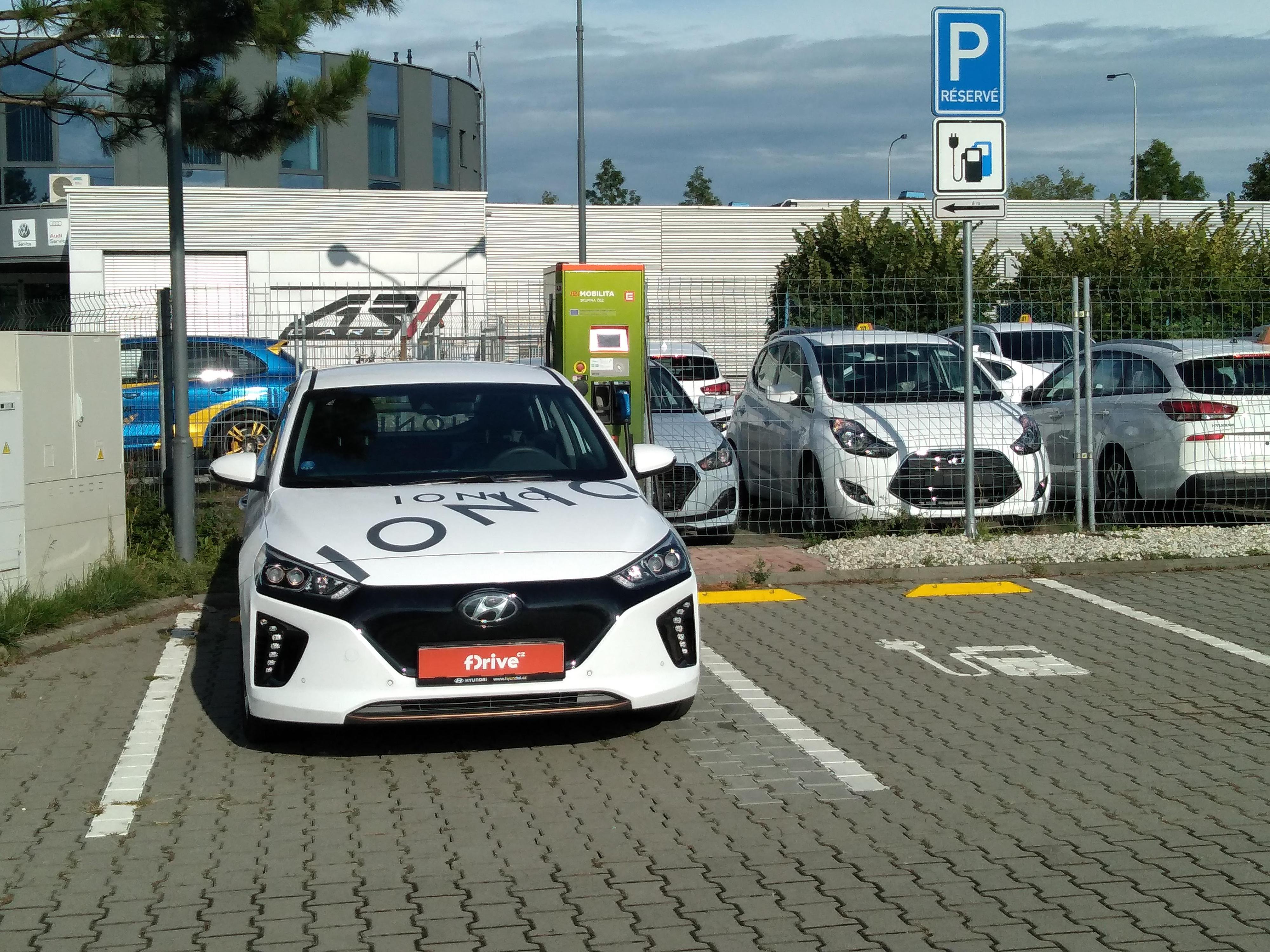 Nabíjecí stanice ČEZ