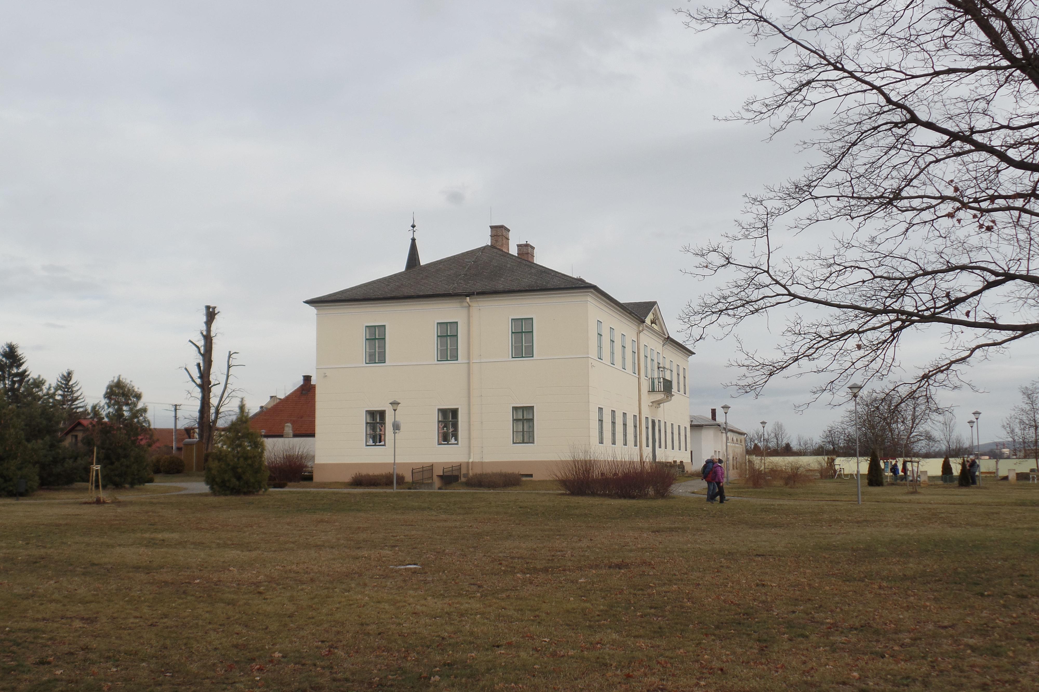 Citov - obecní úřad foto 2