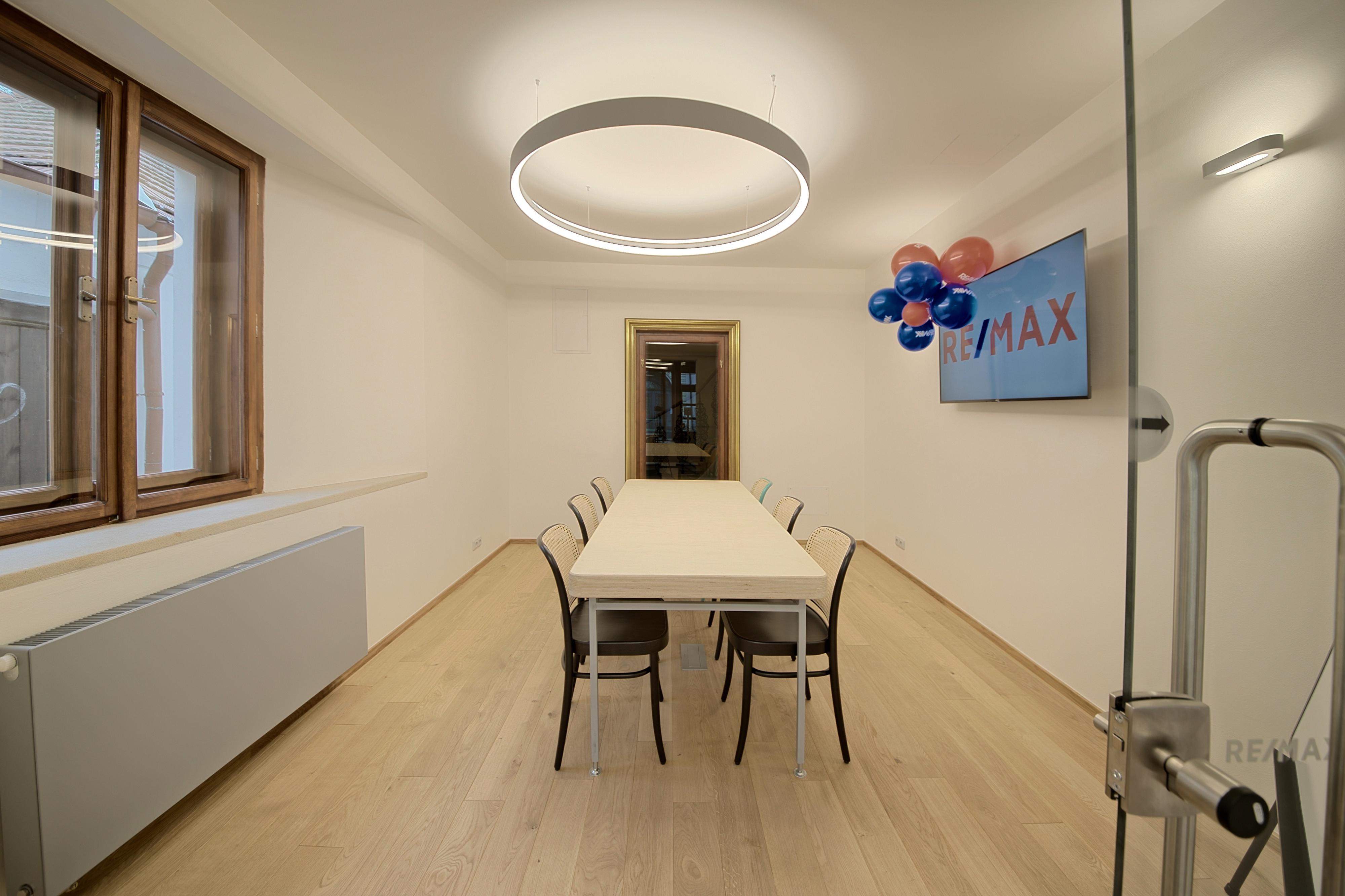 RE/MAX Happy foto 2