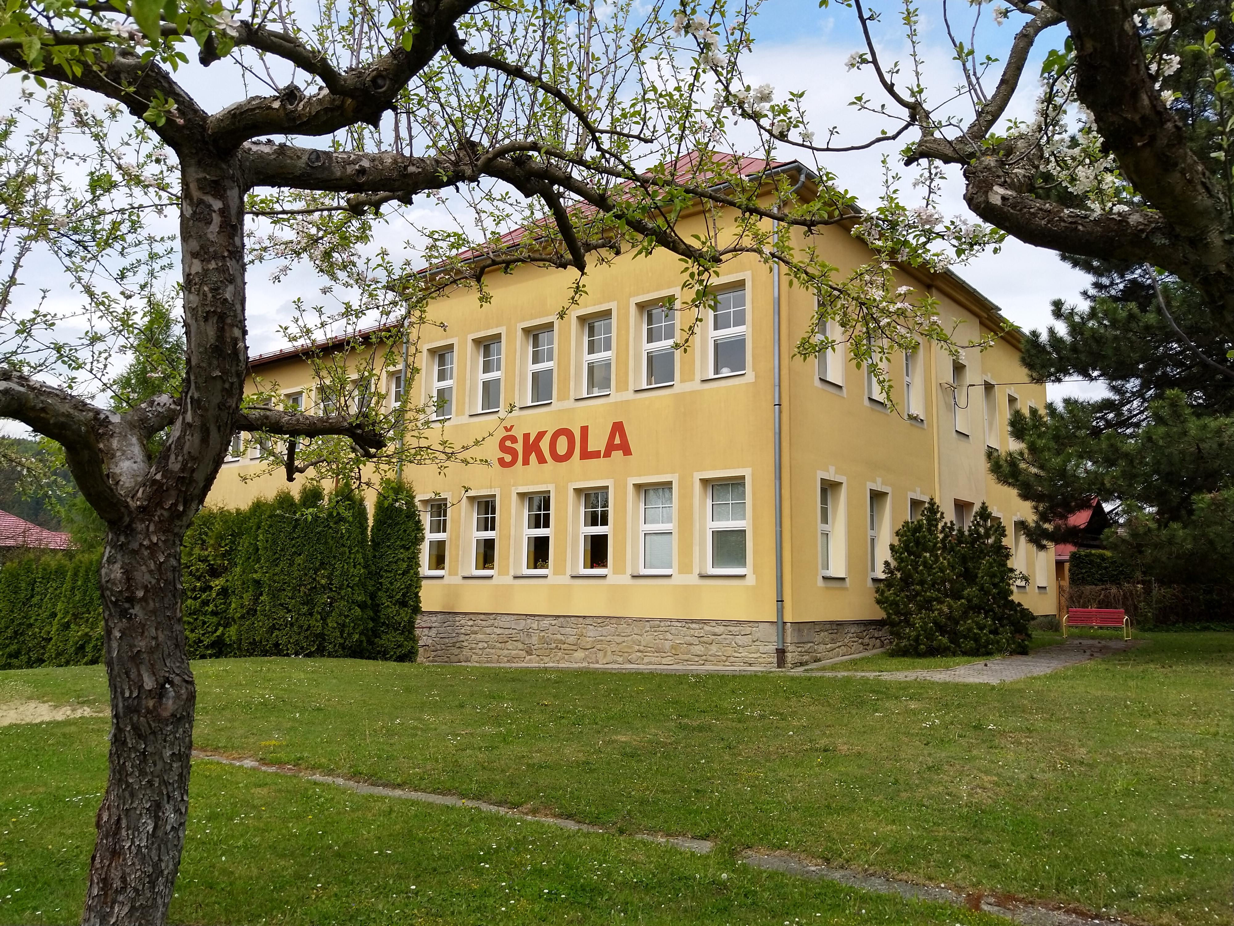 ZŠ Halenkov 25 foto 2