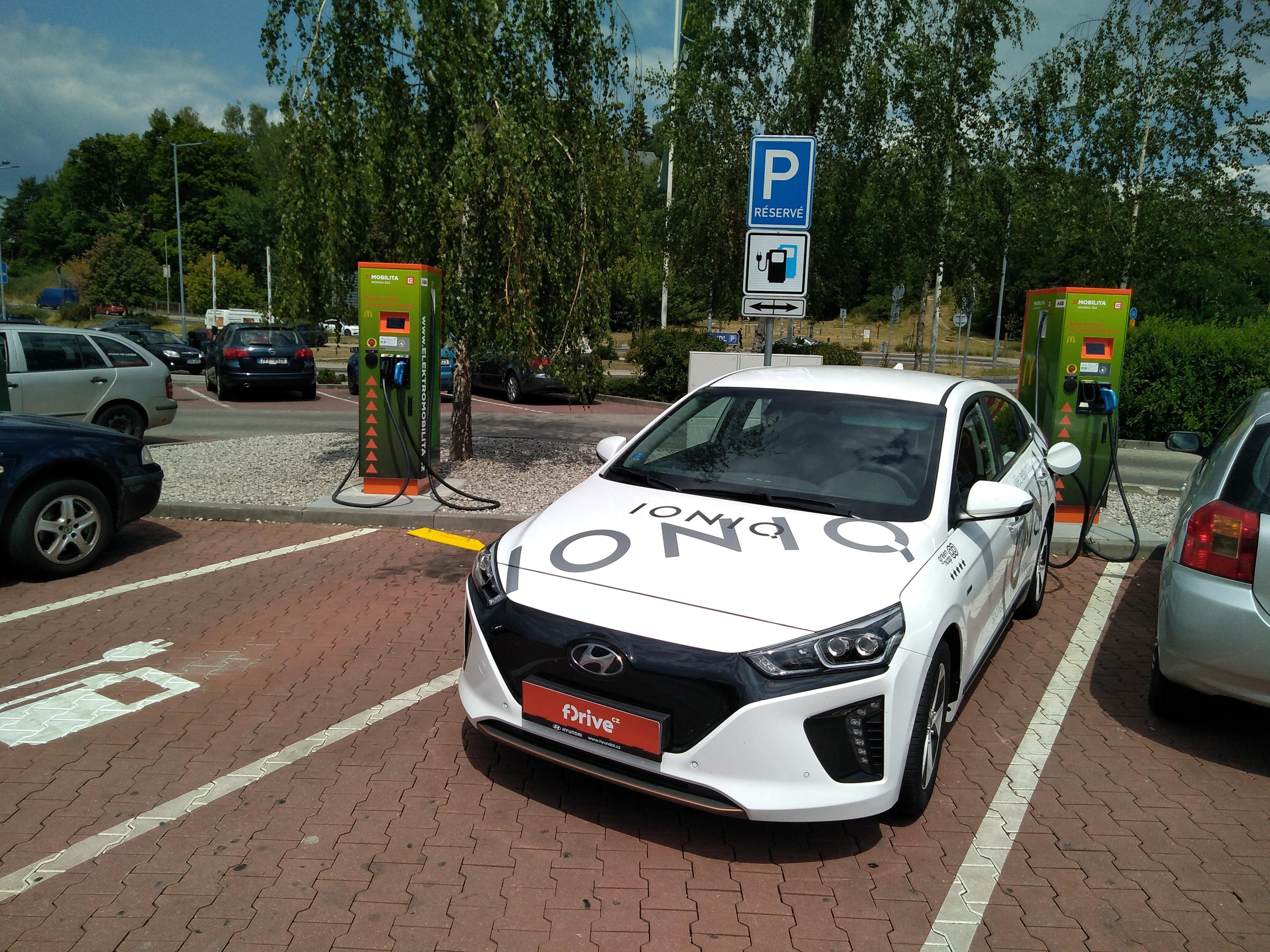 Nabíjecí stanice ČEZ