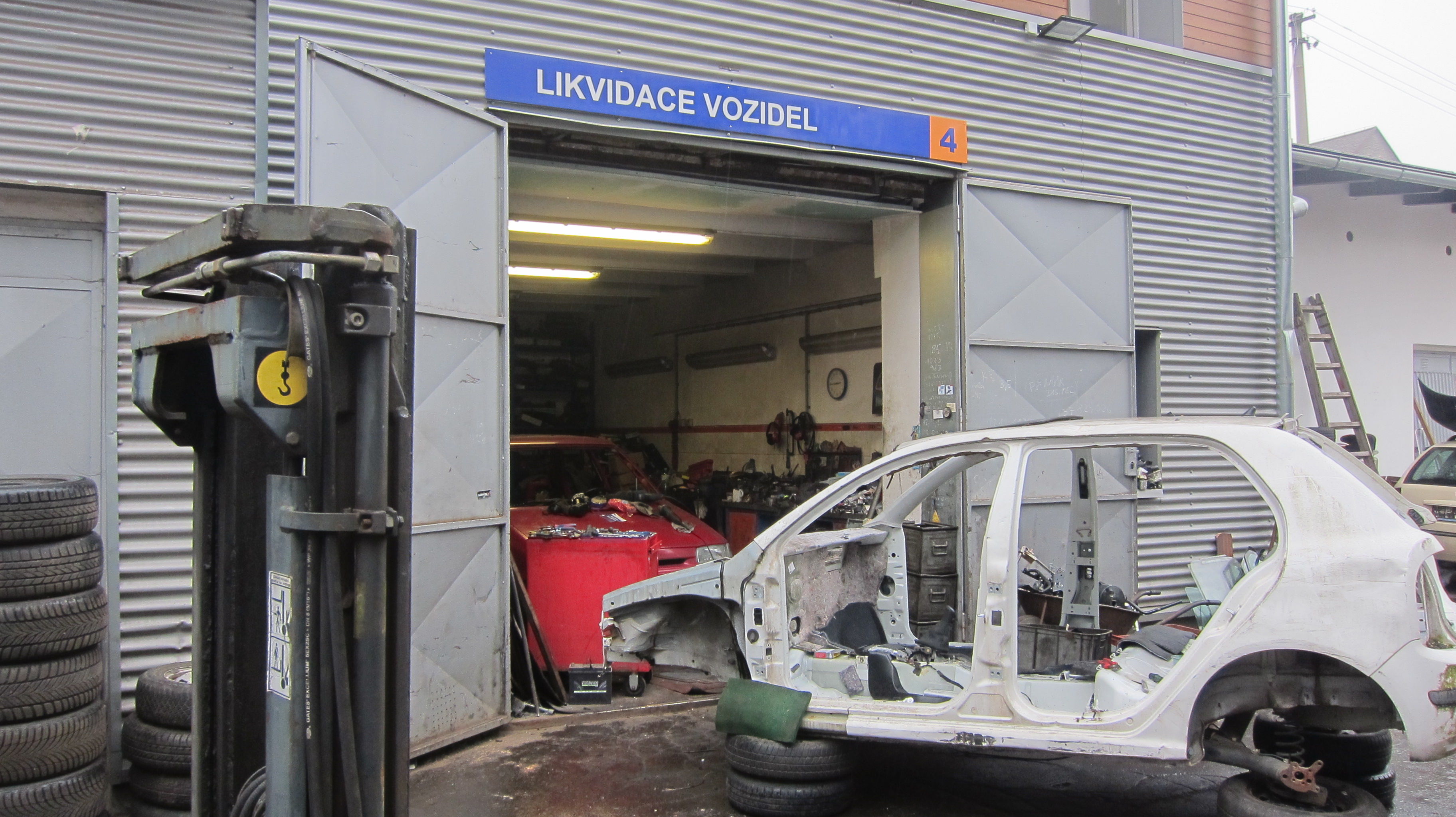 RENOVA AUTOVRAKOVIŠTĚ foto 2