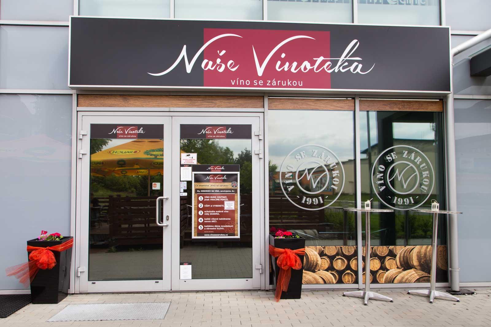 Naše Vinotéka - víno se zárukou