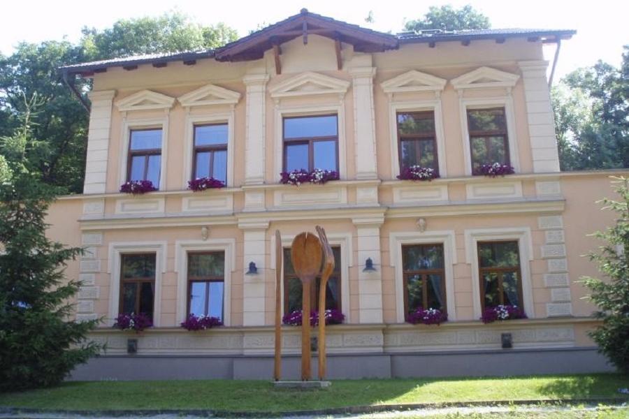 Hotel Broušek - ubytování pro 2 v Moravském krasu
