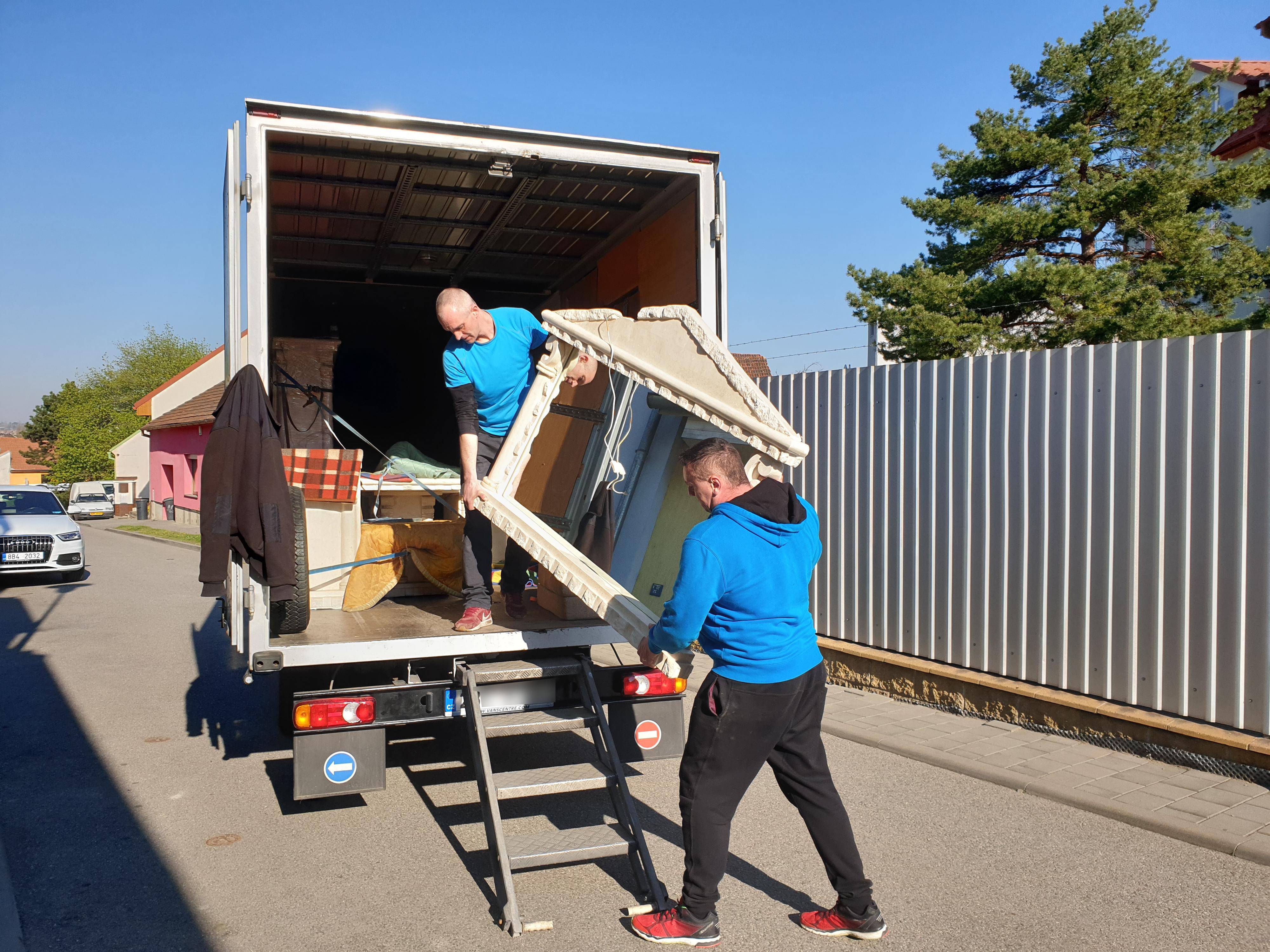STĚHOVÁNÍ A JE TO foto 6