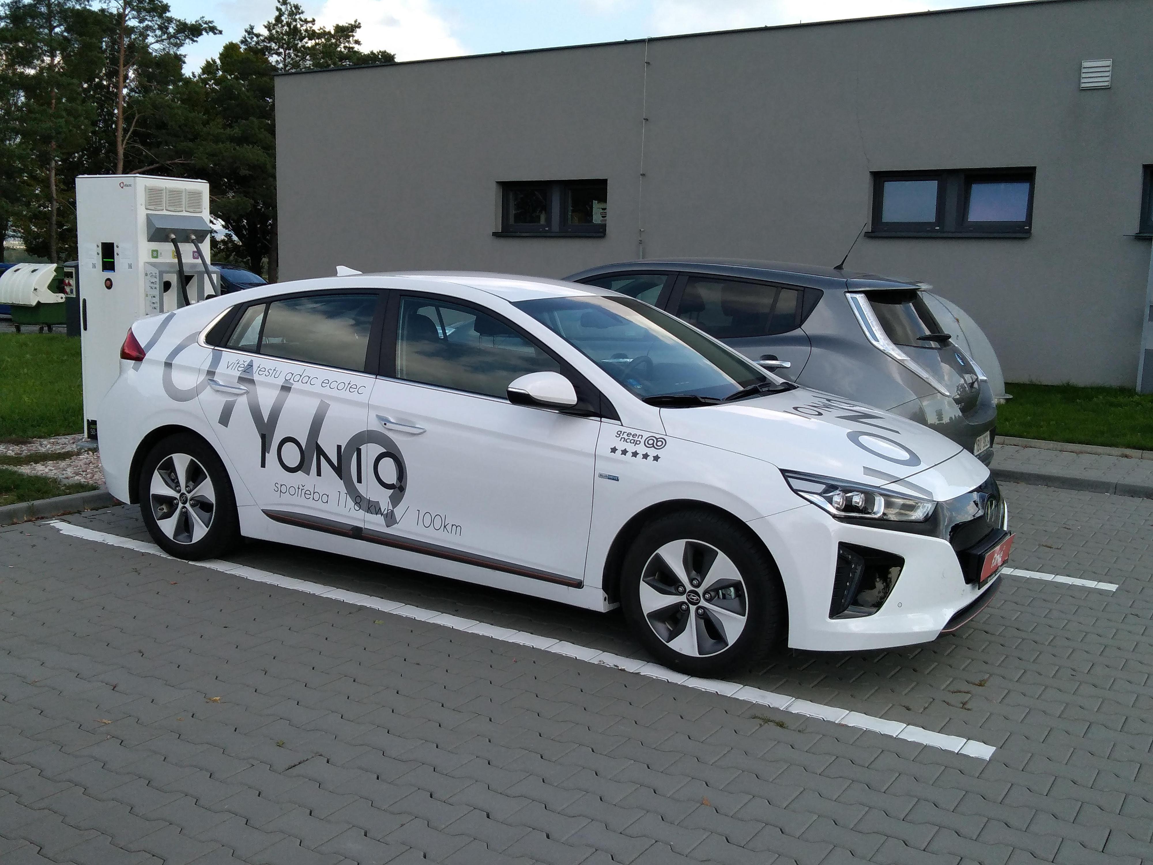 inChaNet s.r.o. - Nabíjecí stanice foto 3