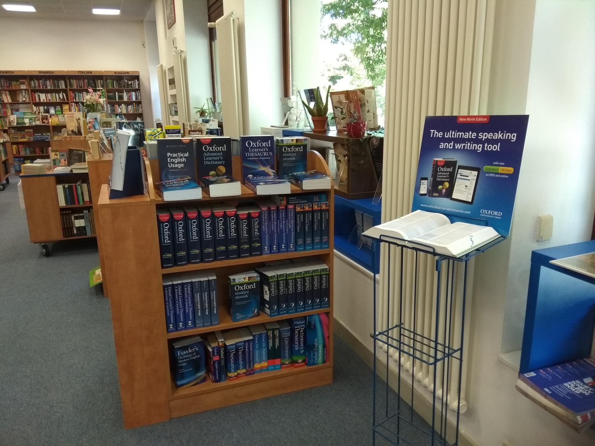 Knihkupectví Megabooks Praha Korunní foto 2