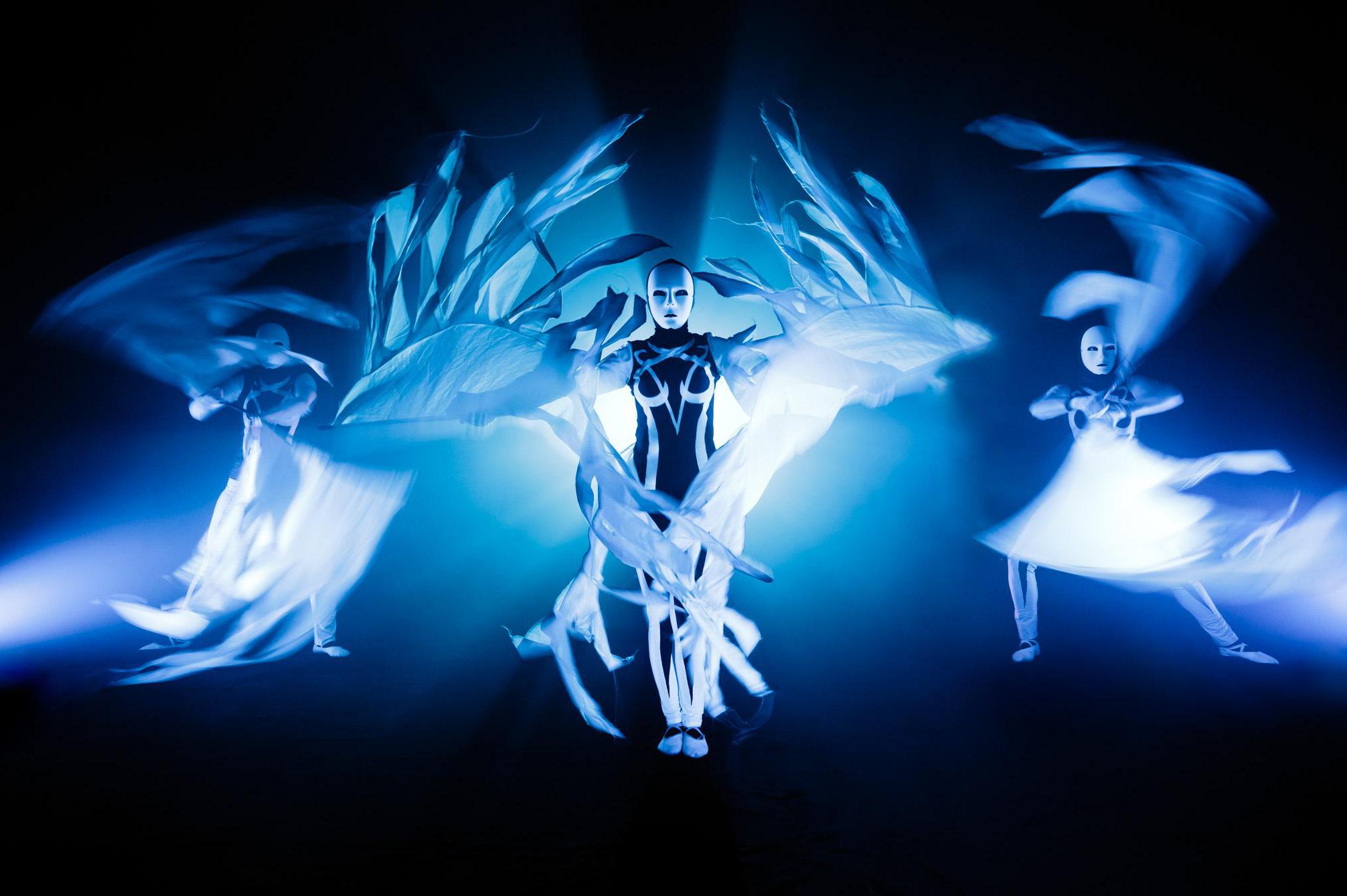 Ilusias - UV Light & Fire show