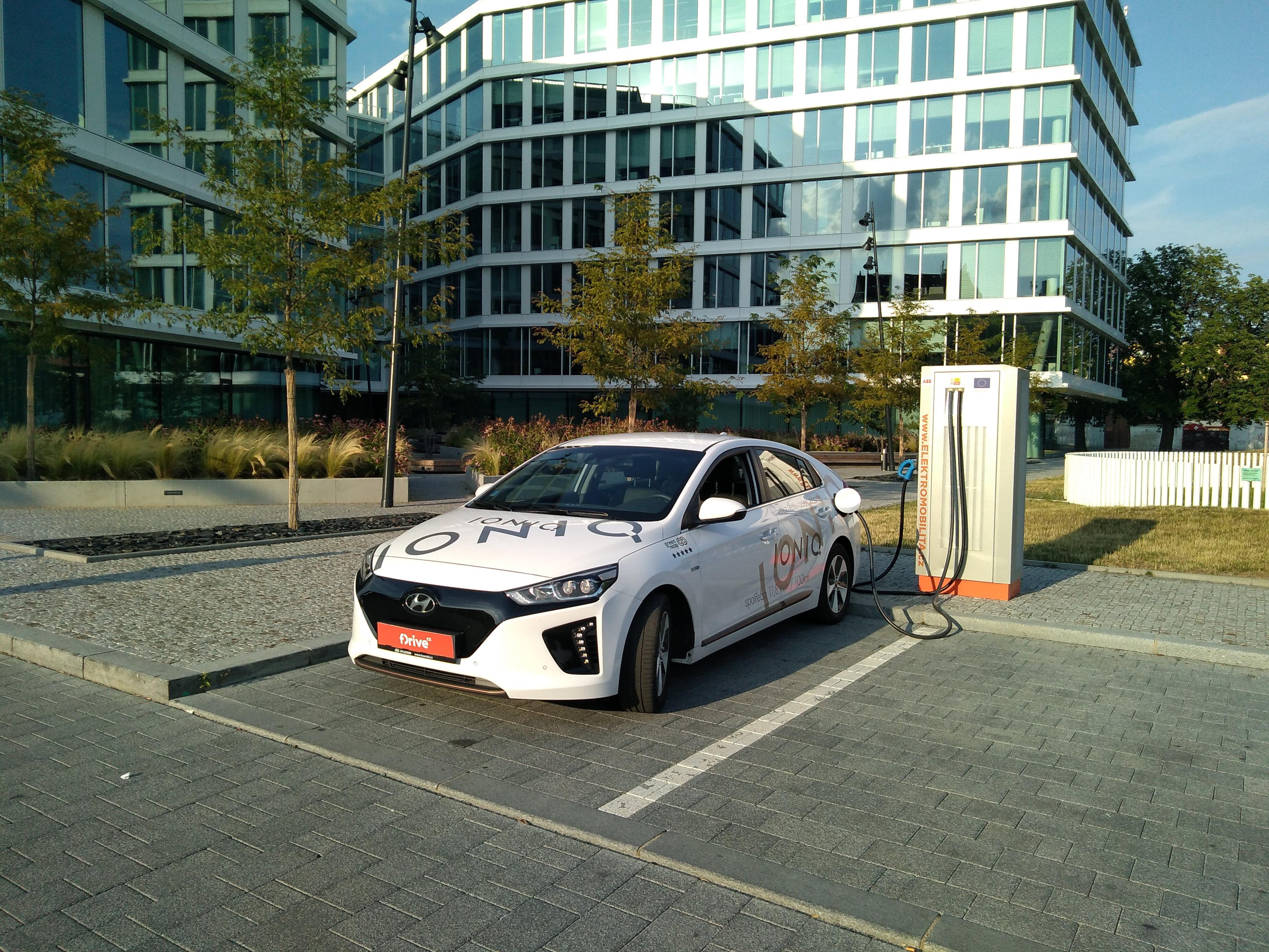 Nabíjecí stanice ČEZ