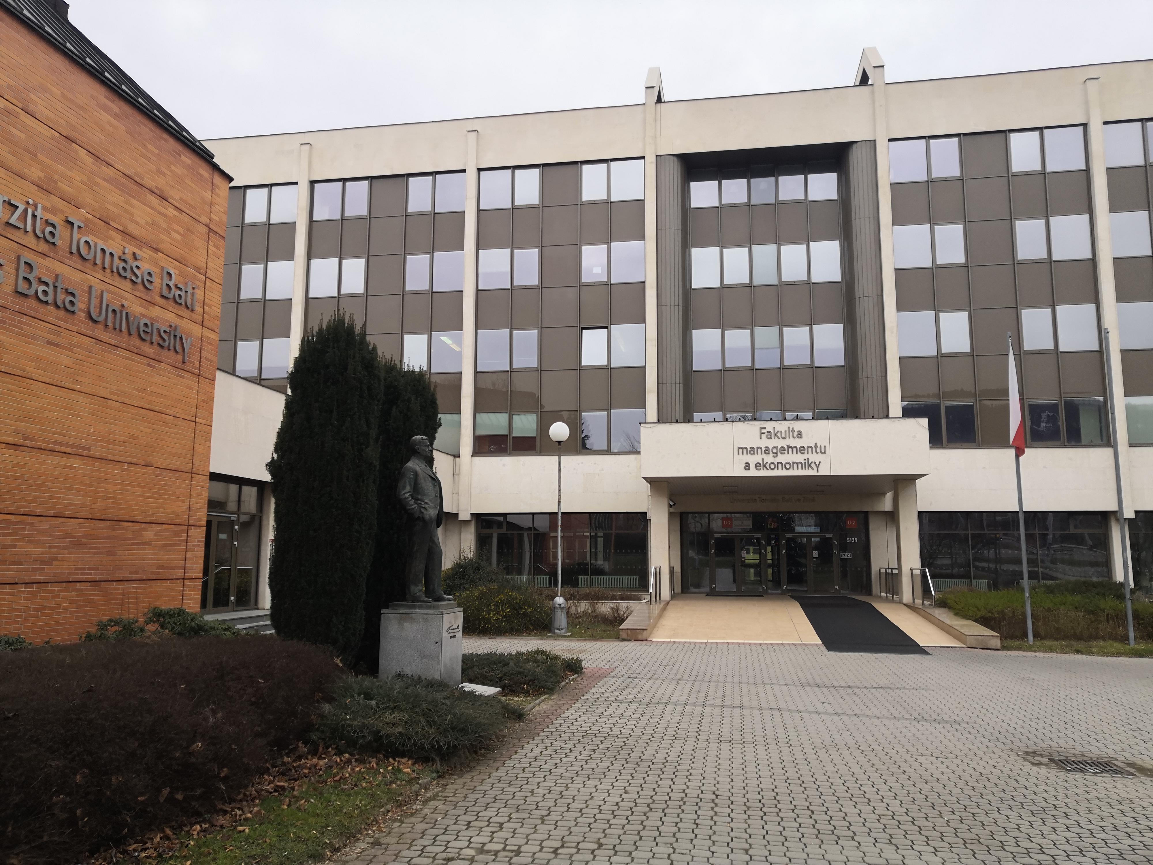 Fakulta managementu a ekonomiky foto 3