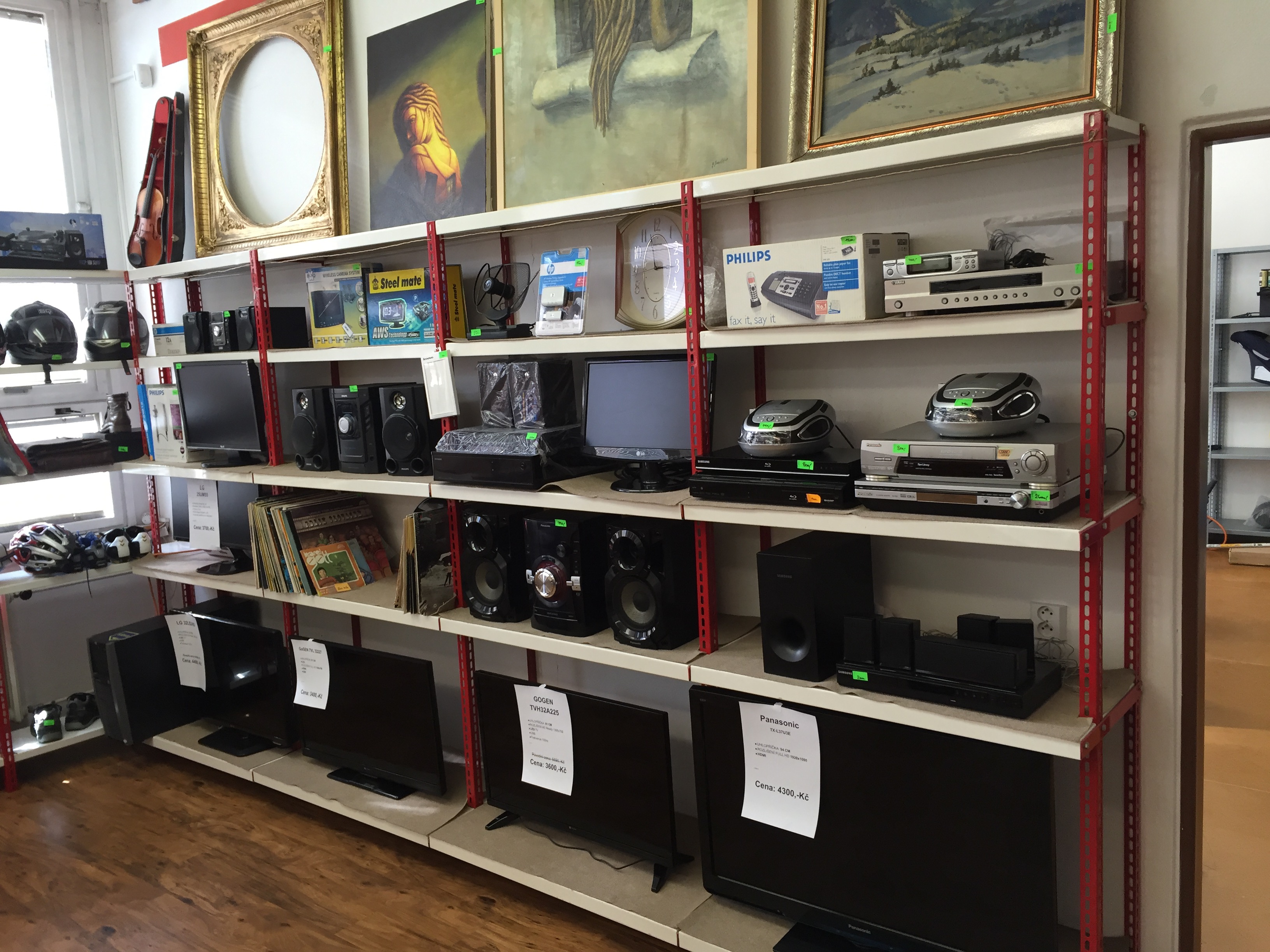 Zastavárna a Bazar - U radnice foto 4