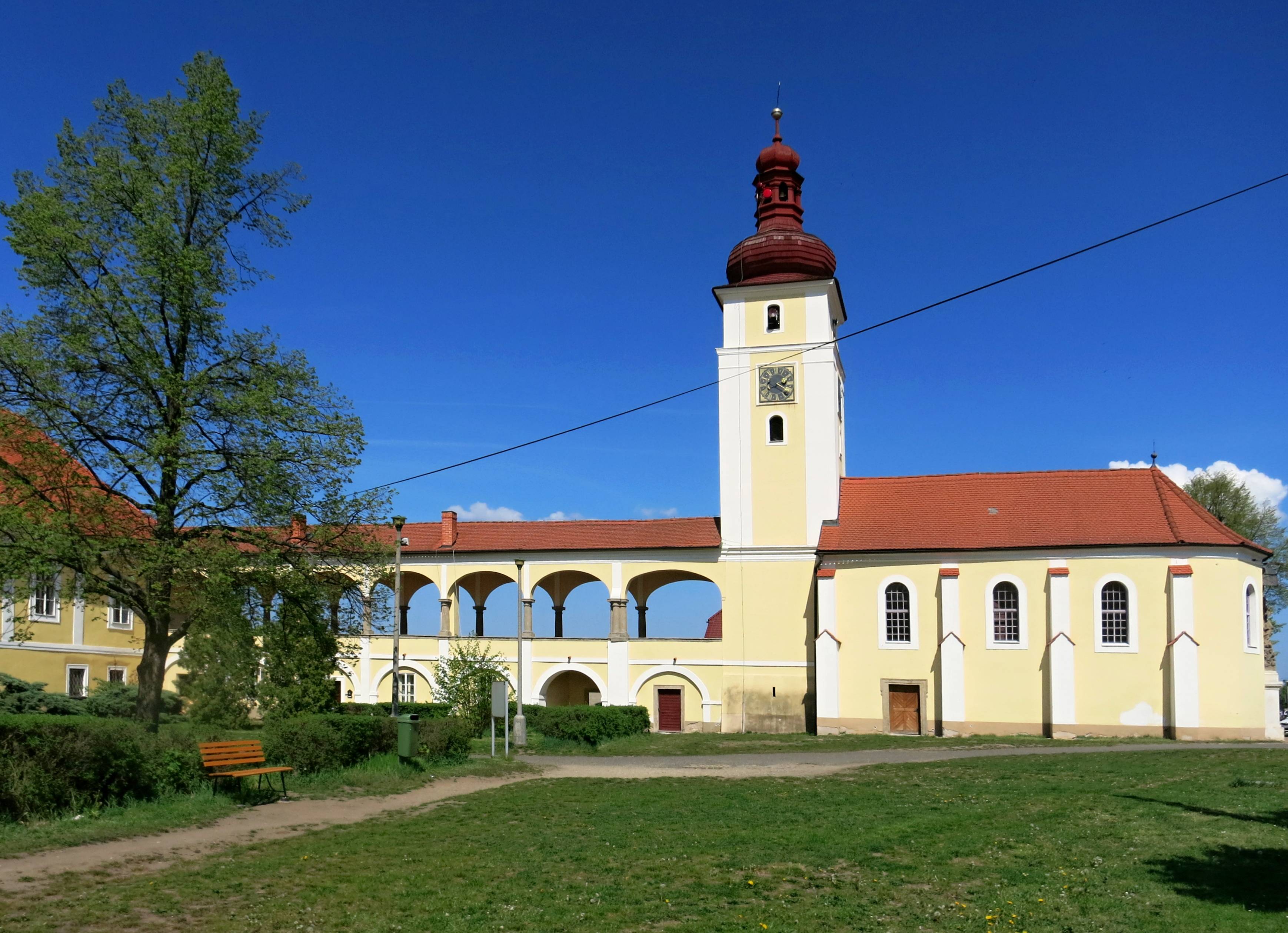 Nové Dvory - úřad městyse foto 3