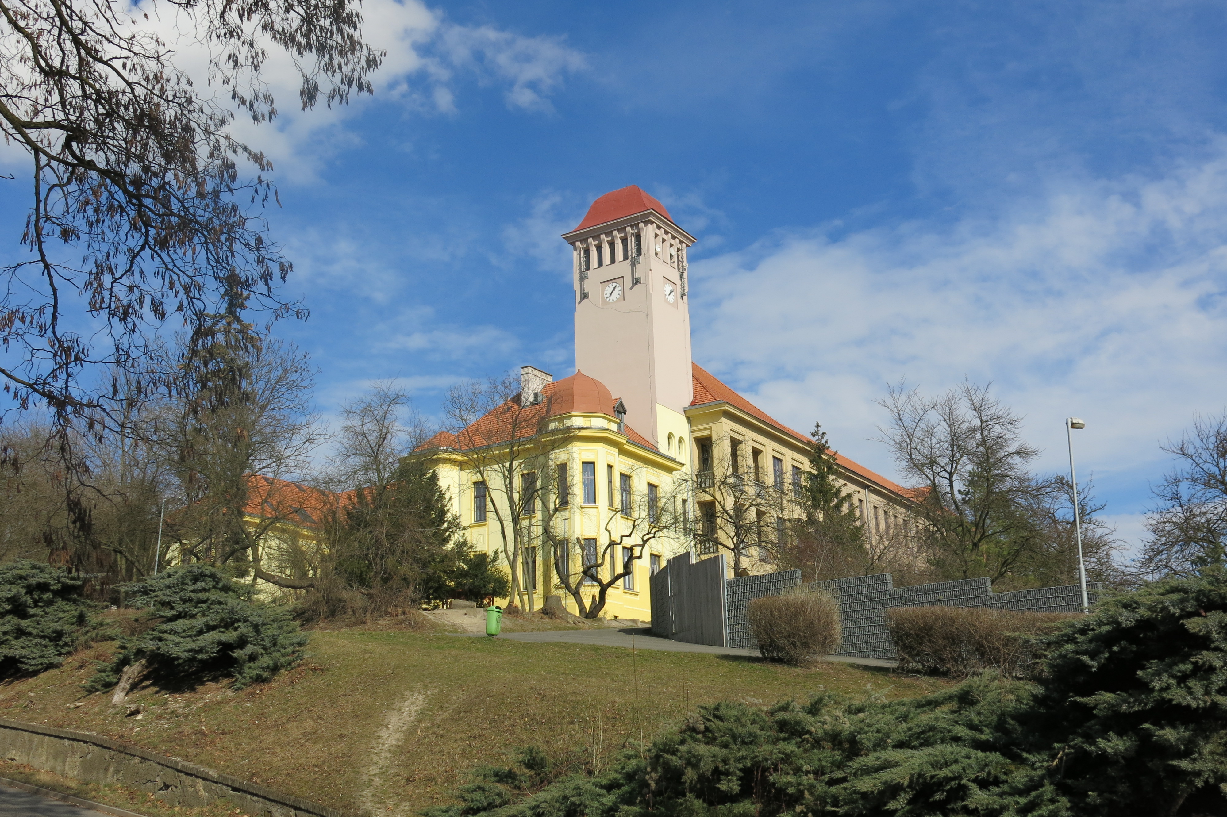 ZŠ Slaný, Politických vězňů foto 4