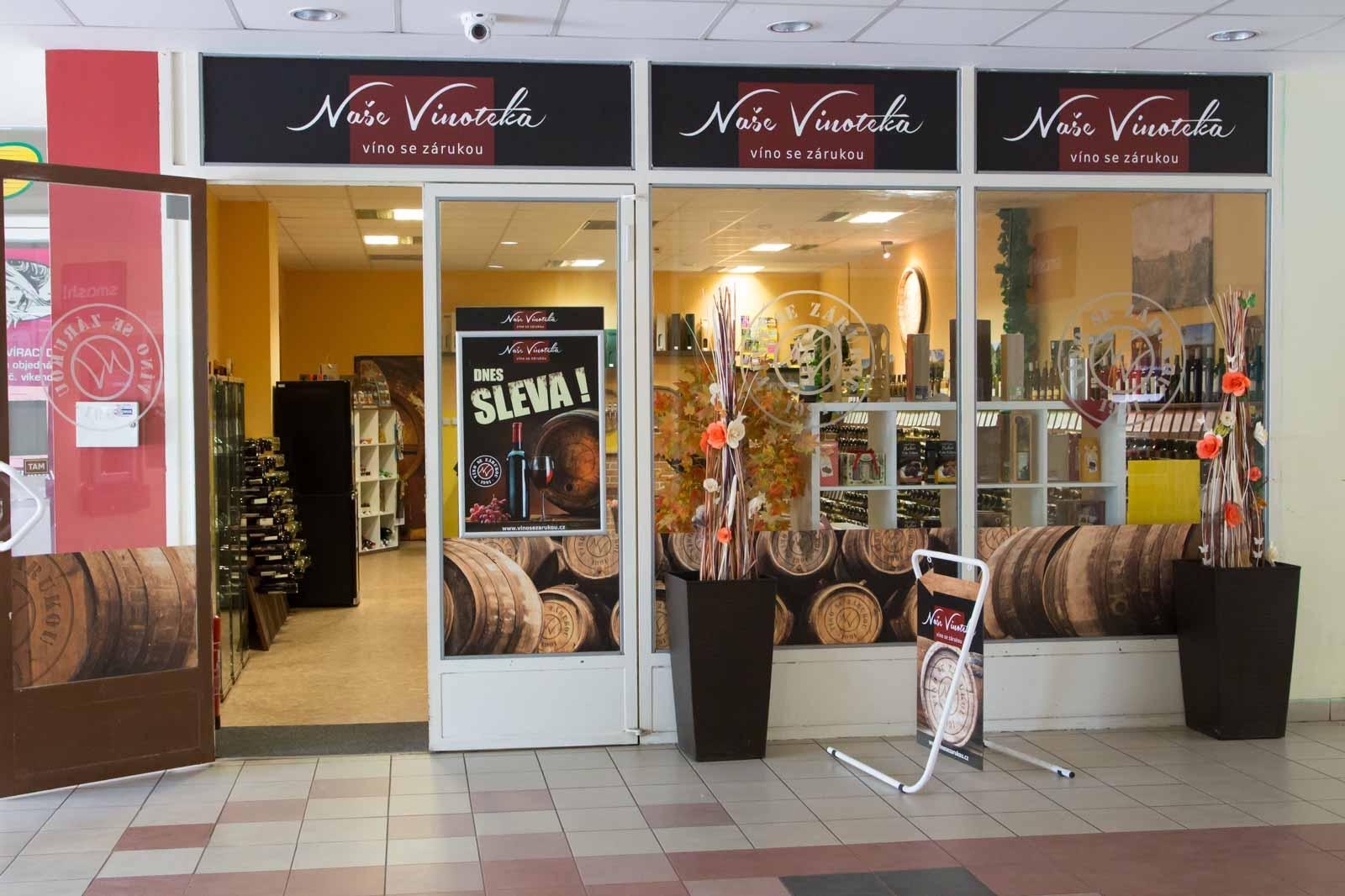 Naše Vinotéka - víno se zárukou