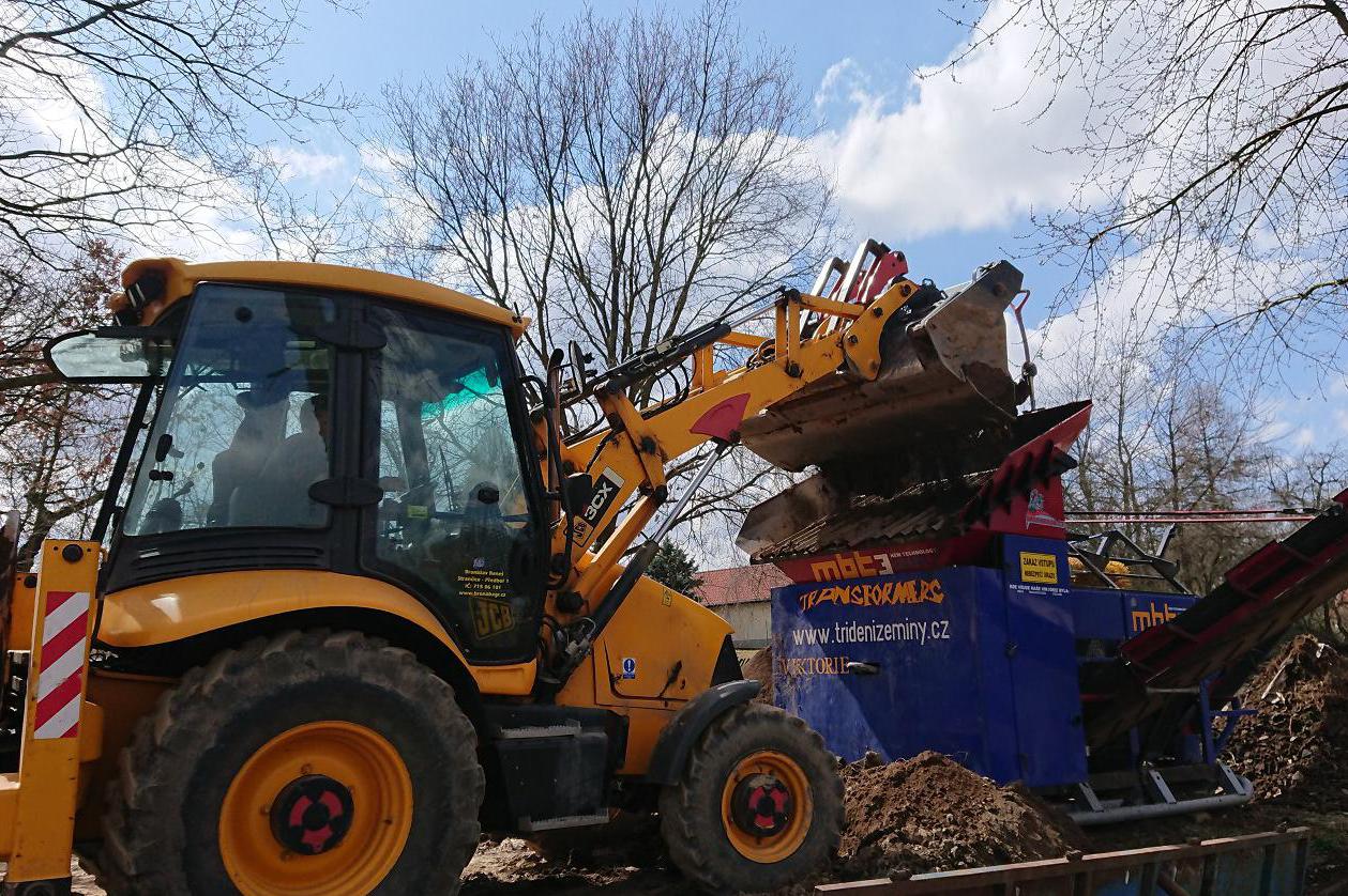 Bronislav Beneš - Třídění zeminy.cz