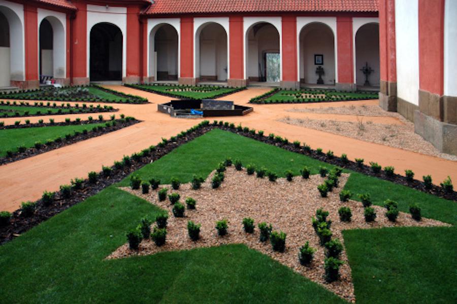 Zahrady dle vašich představ děláme již 20 let