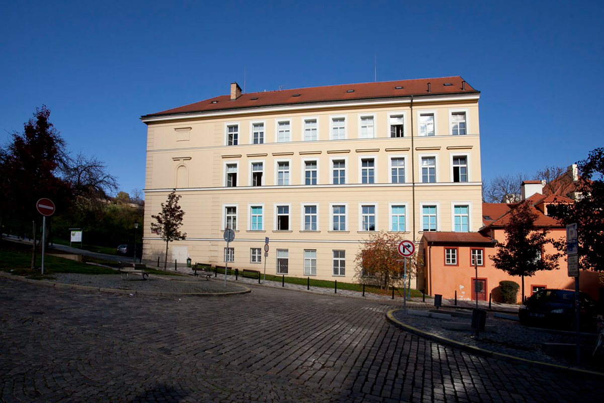 Střední průmyslová škola grafická, Praha 1, Hellichova 22