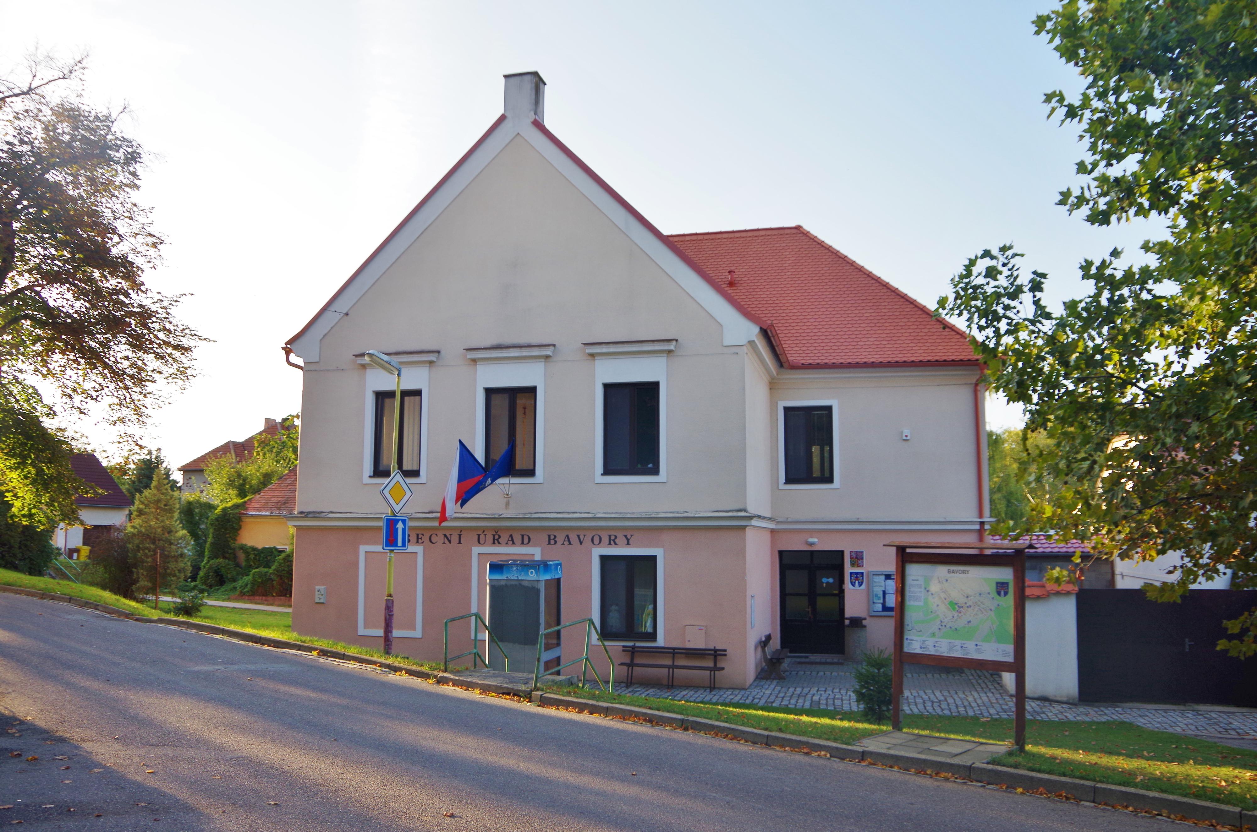 Bavory - obecní úřad foto 2