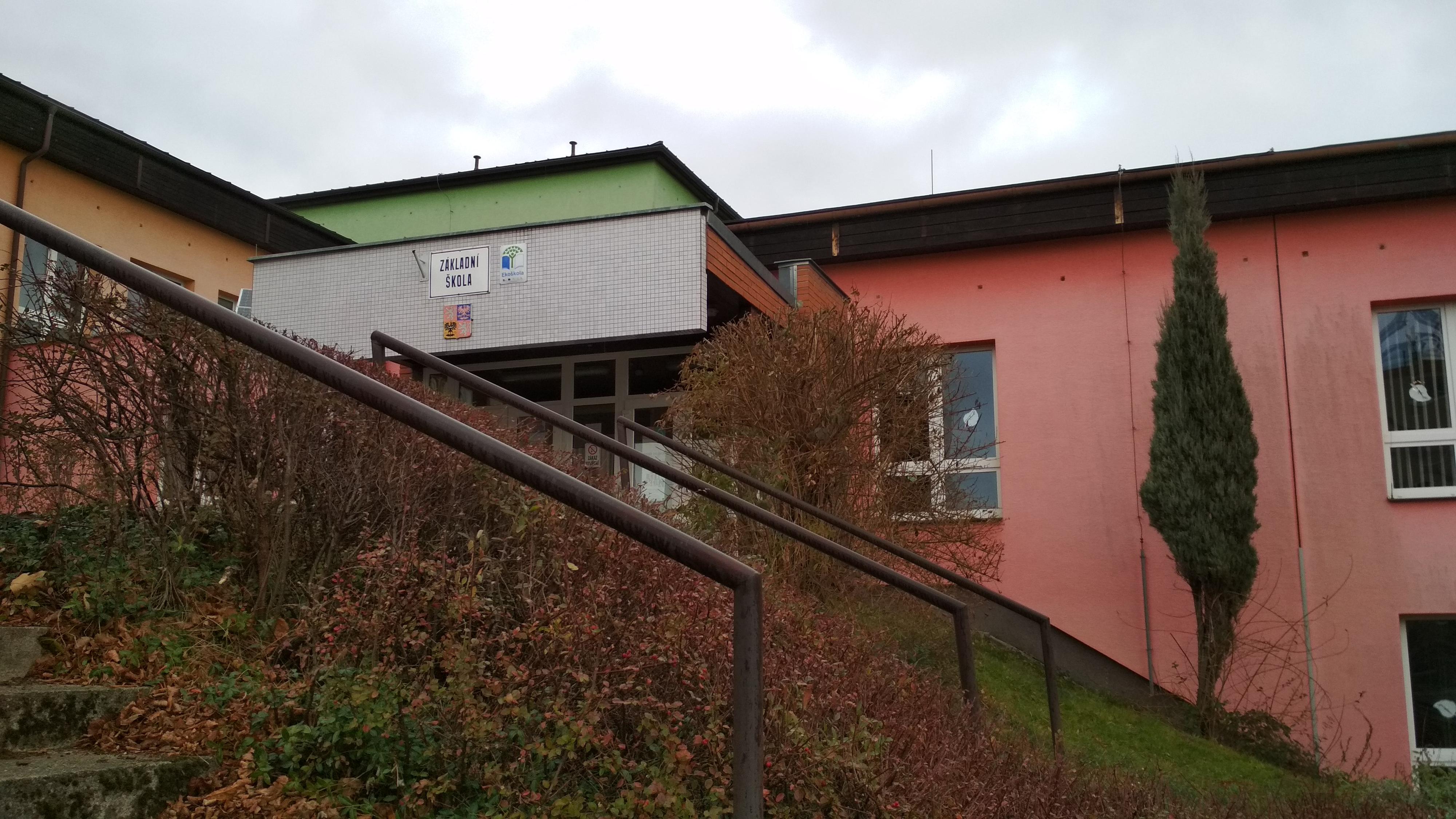 ZŠ 5. května, Rožnov pod Radhoštěm foto 2