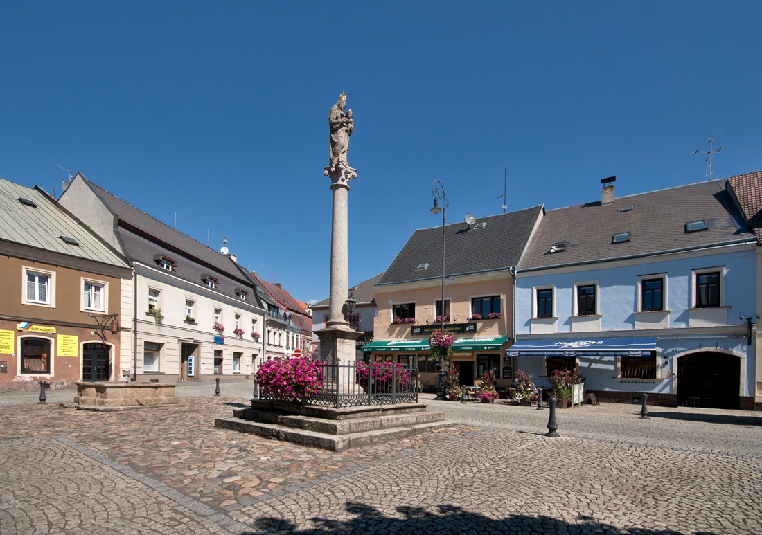 Ostrov - městský úřad foto 3