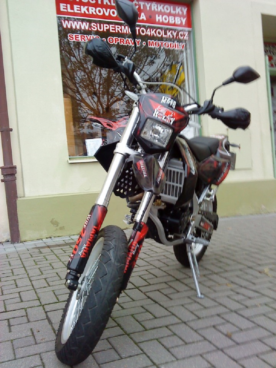 MOTOSERVIS u zastávky foto 2
