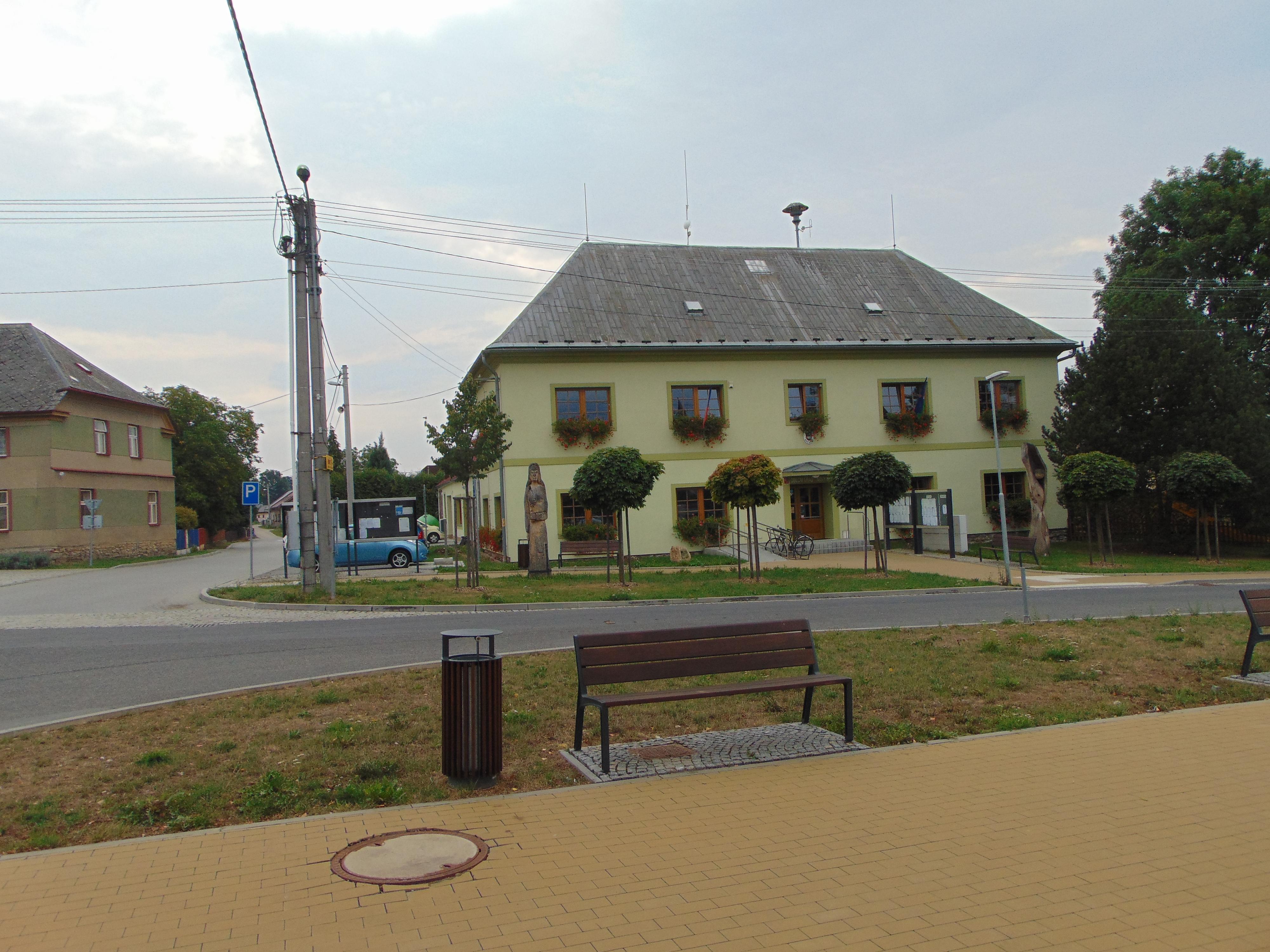Nový Malín - obecní úřad foto 4