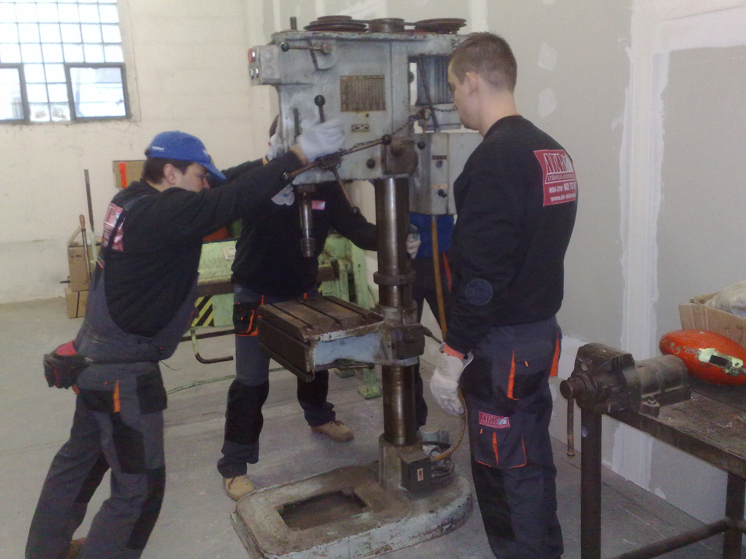 AKR - stěhování, autodoprava foto 2