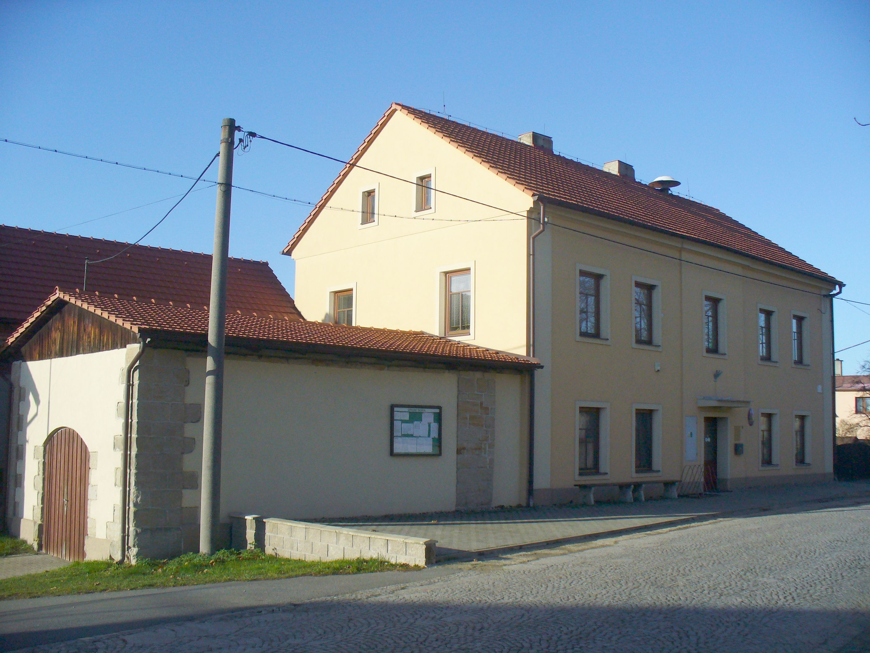 Nebužely - obecní úřad