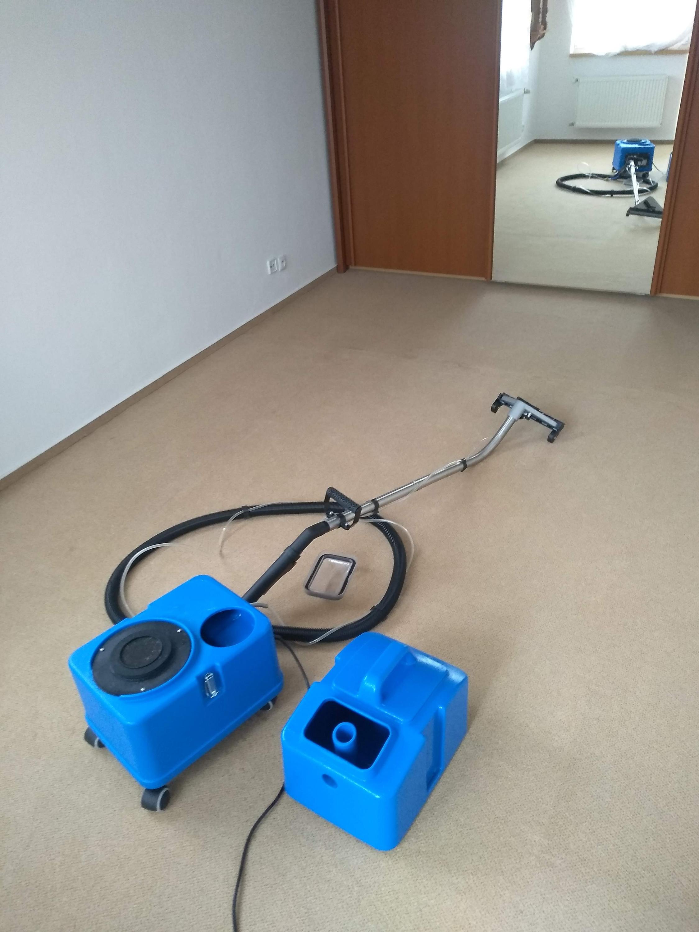 Úklidové služby - Profesionální čištění koberců foto 6