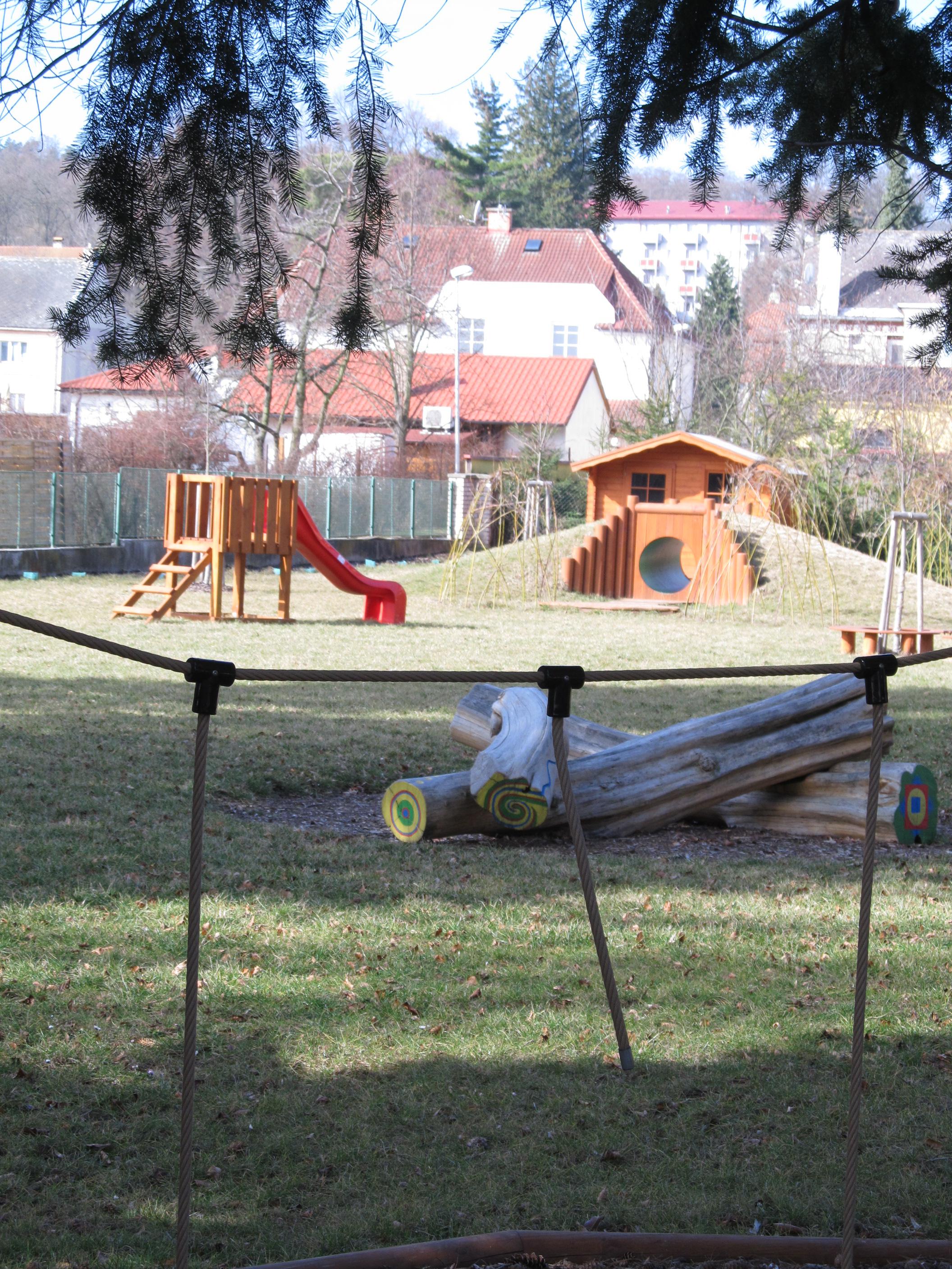 Mateřská škola a Základní škola Slatinice foto 6