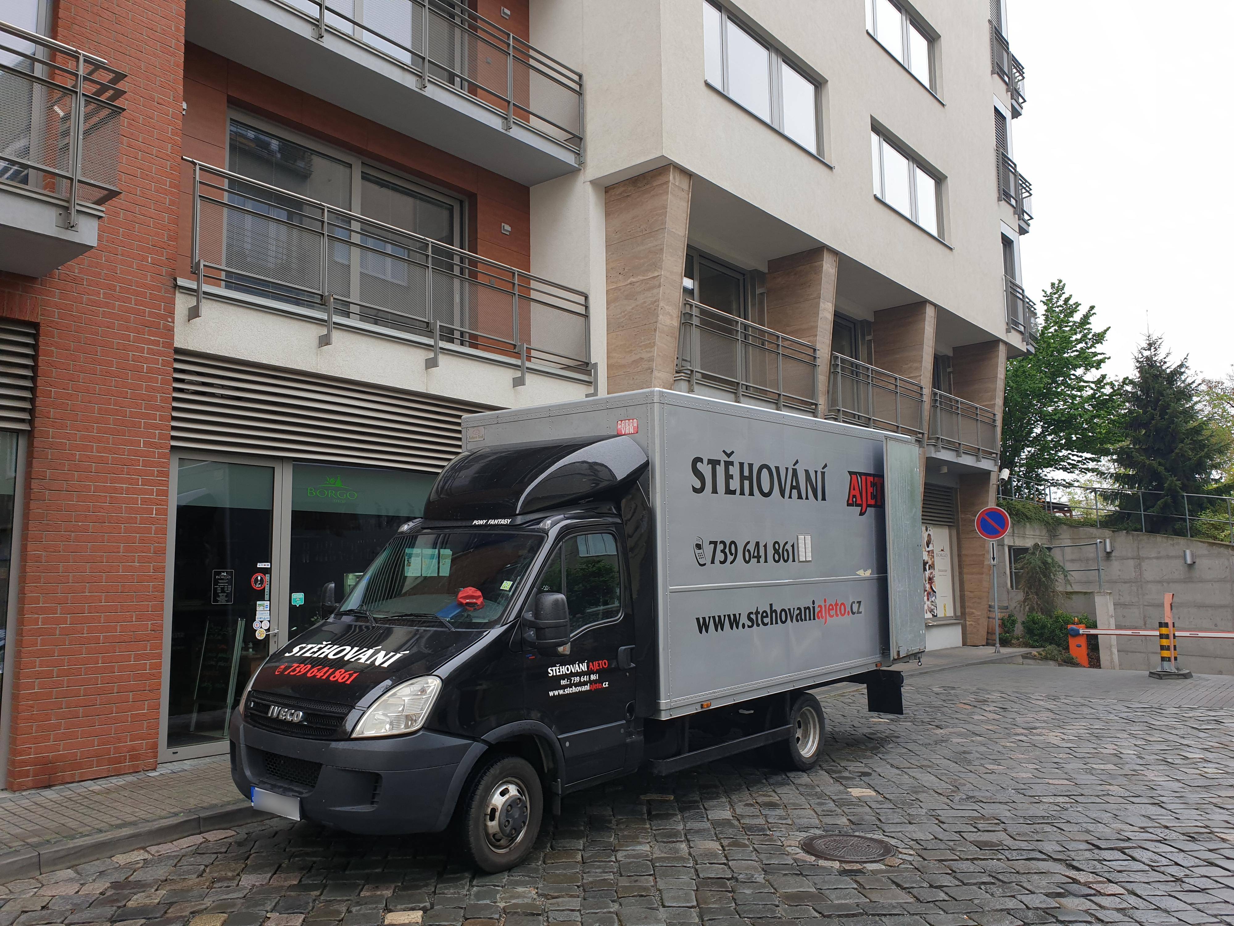 STĚHOVÁNÍ A JE TO foto 4