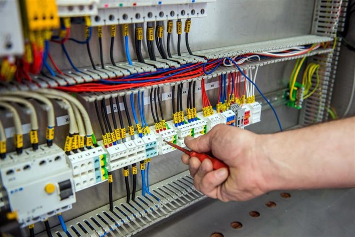 NELUX ELEKTRO CZ, s.r.o.