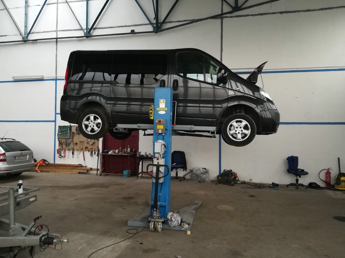 AUTO-MOTO FIALA foto 2