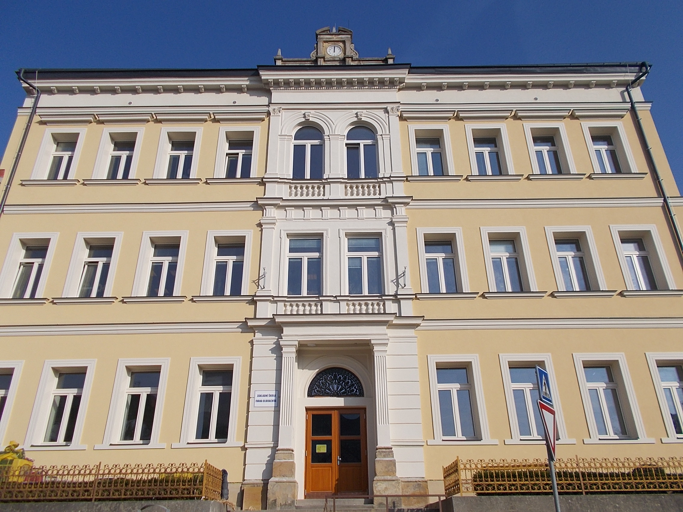 ZŠ Ivana Olbrachta Semily, Komenského náměstí foto 3