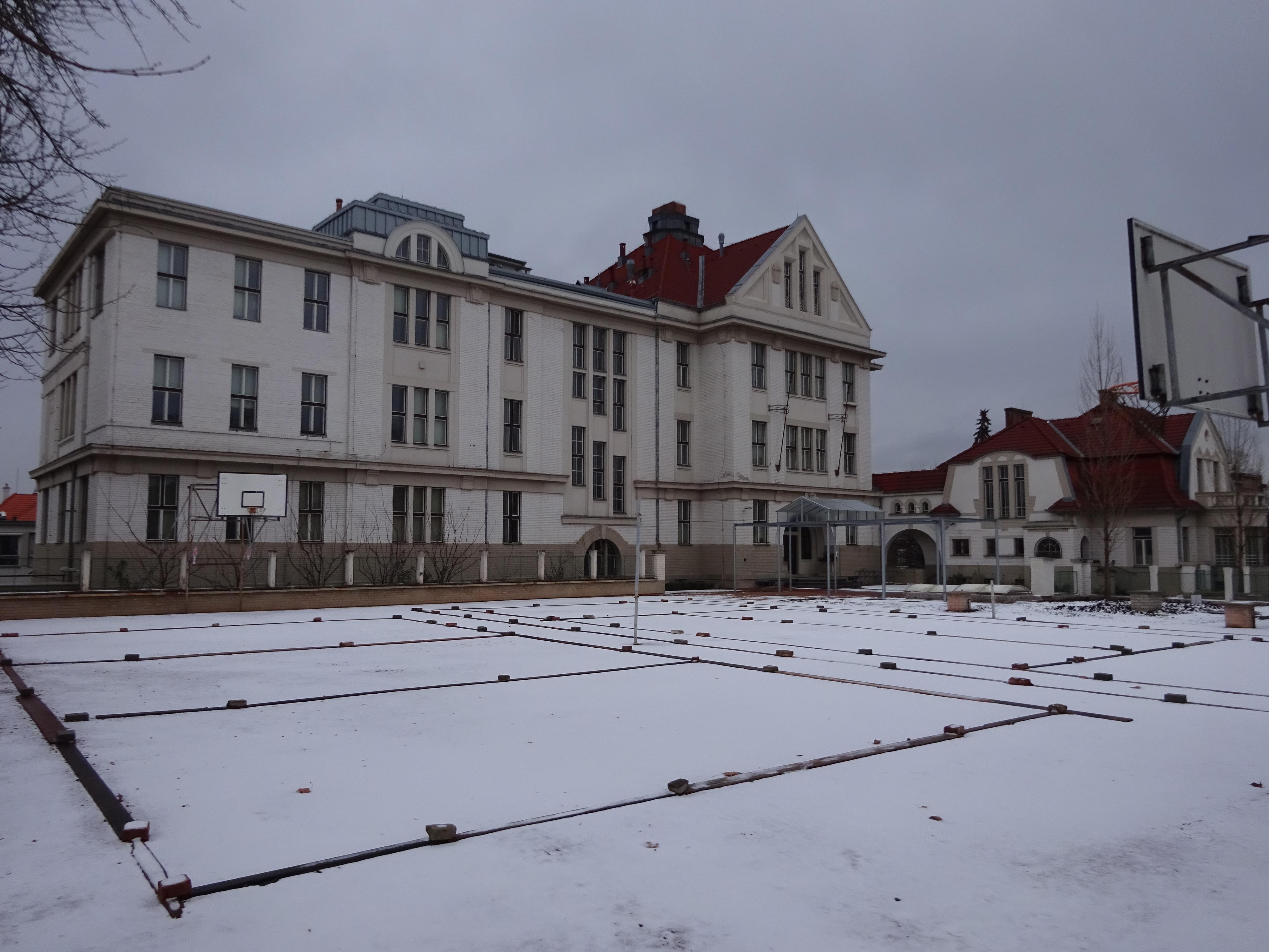 Knihovna Fyzikálního ústavu AV ČR Cukrovarnická foto 2