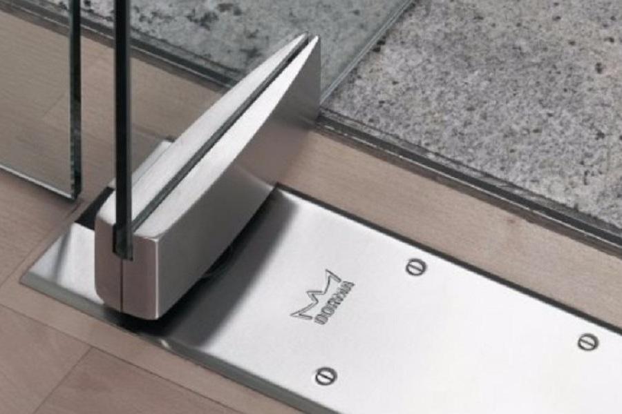 Dveřní zavírače a kování Dorma