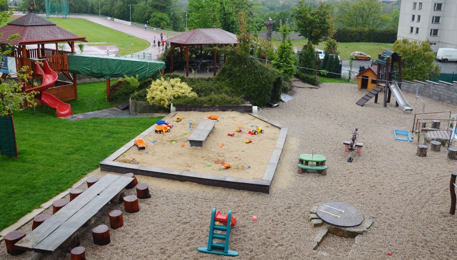 Bejby Turnov - Apartmány - Penzion - Dětský park foto 3