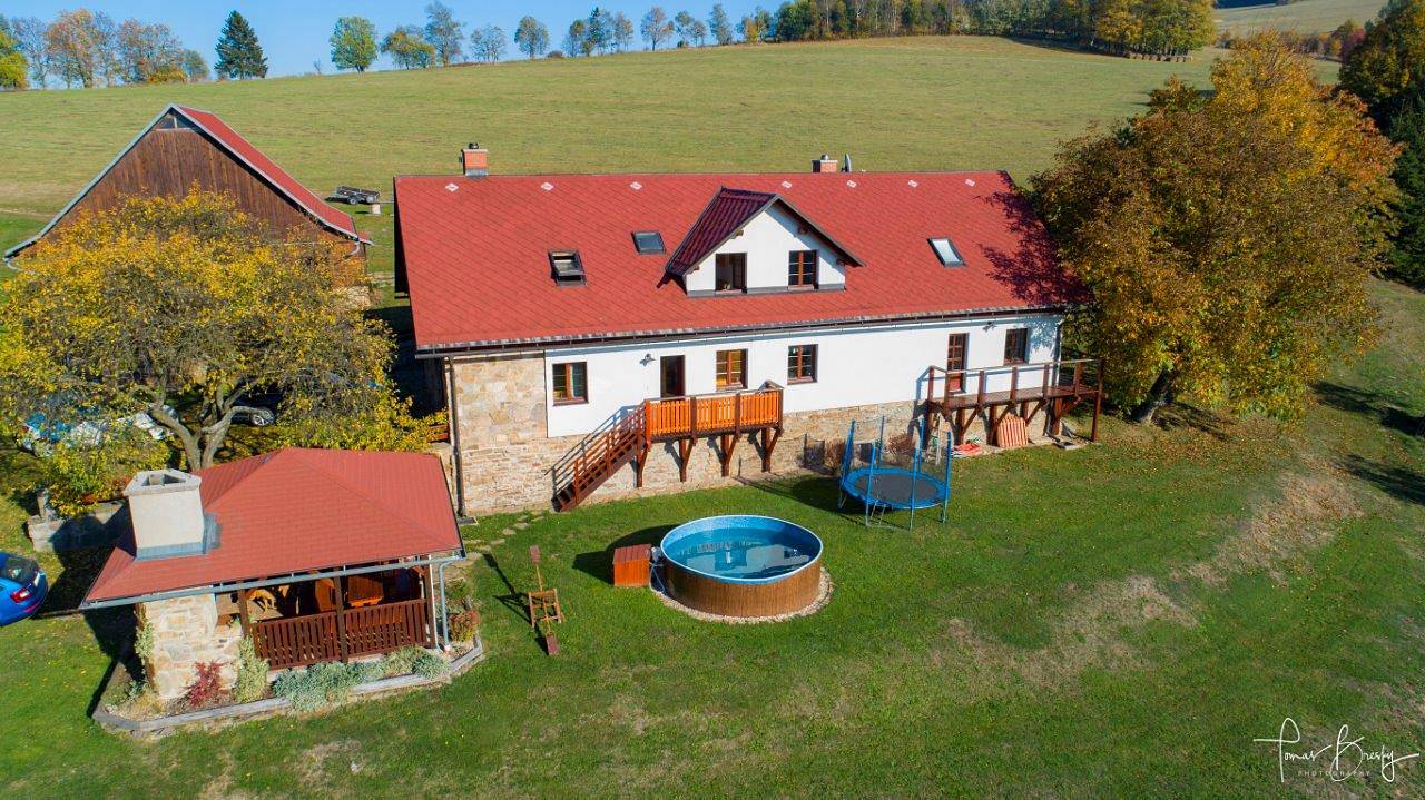 Na samotě u lesa foto 2