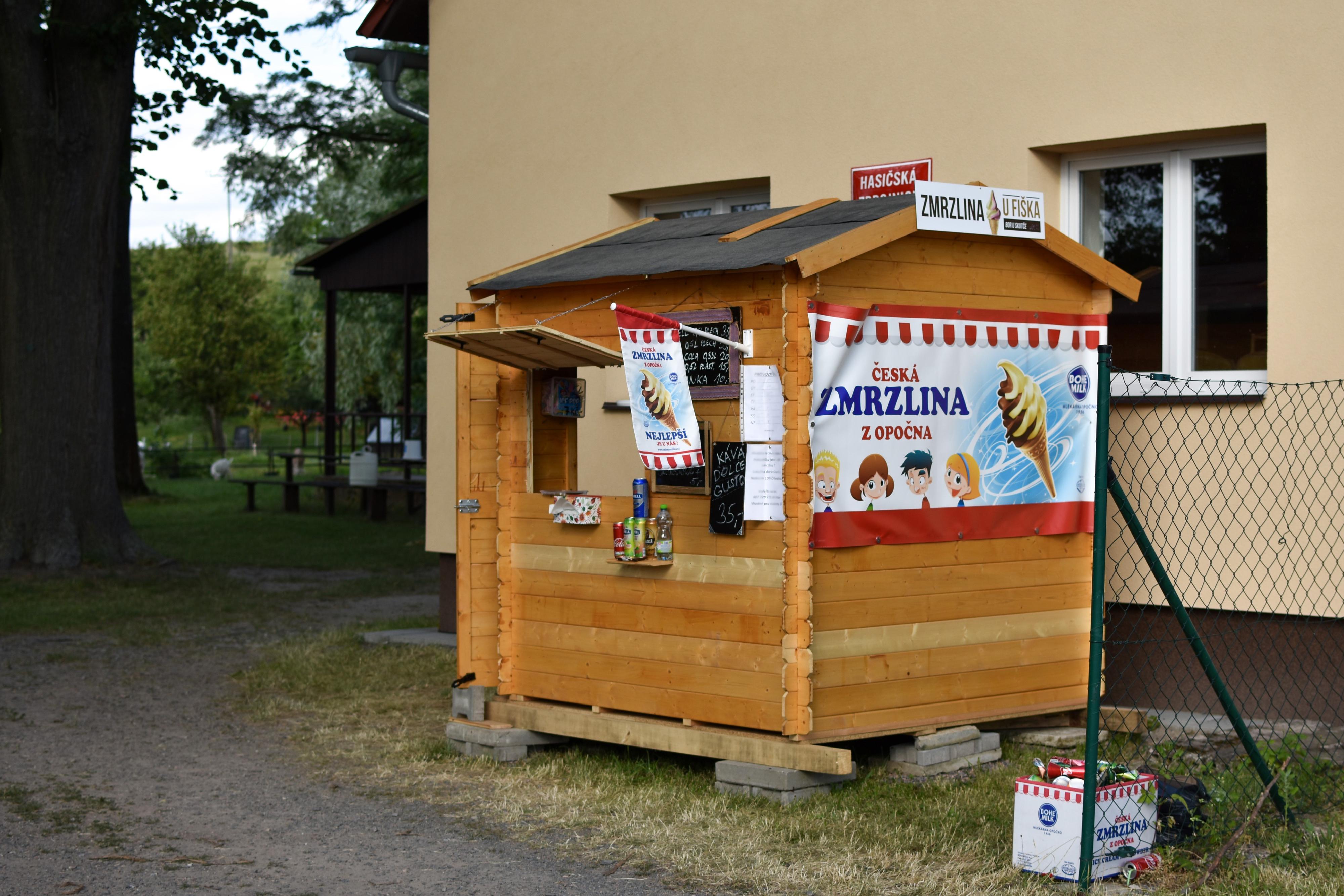 Bor u Skutče - obecní úřad foto 2