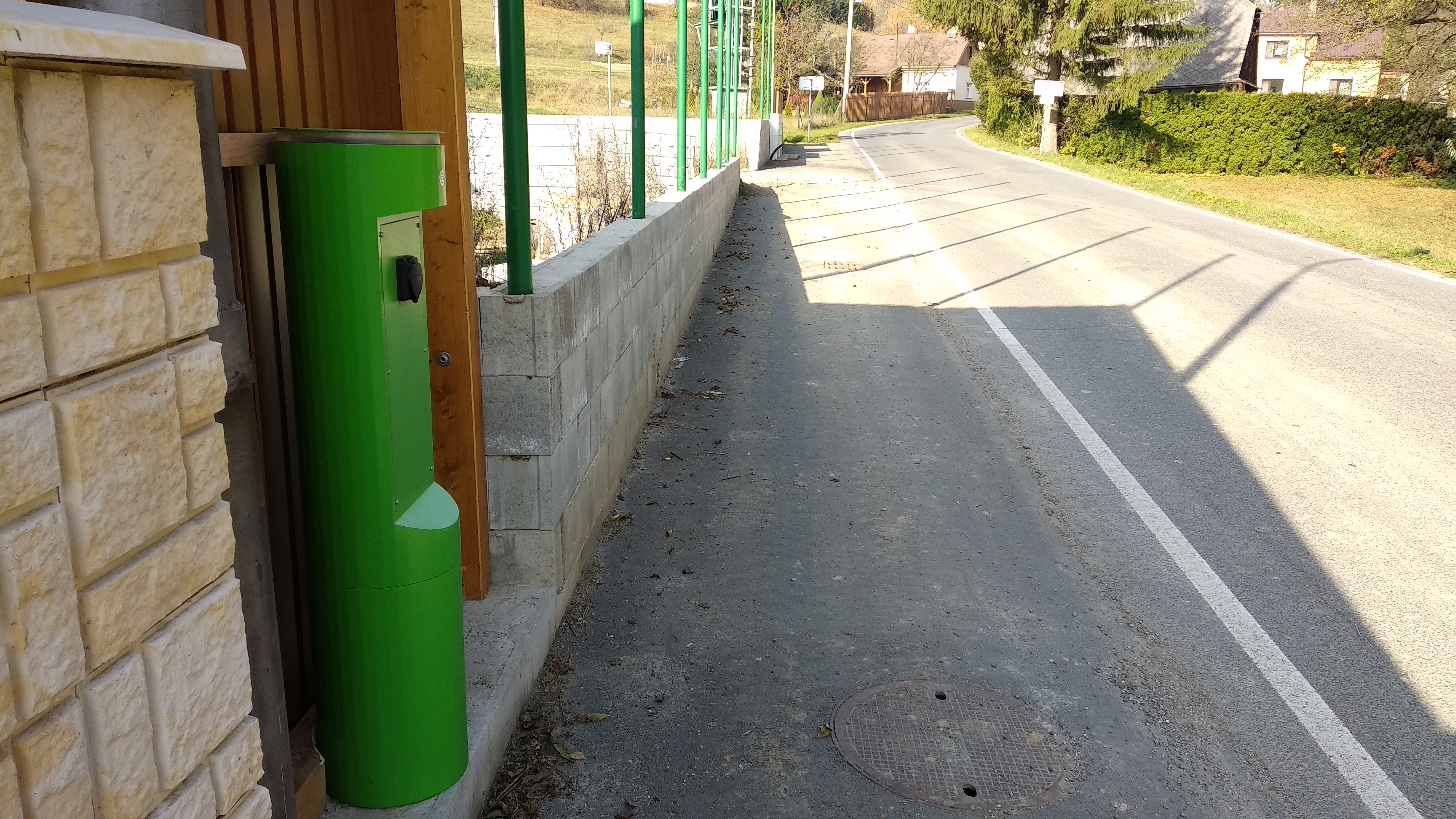 Nabíjecí stanice FIAPO foto 3