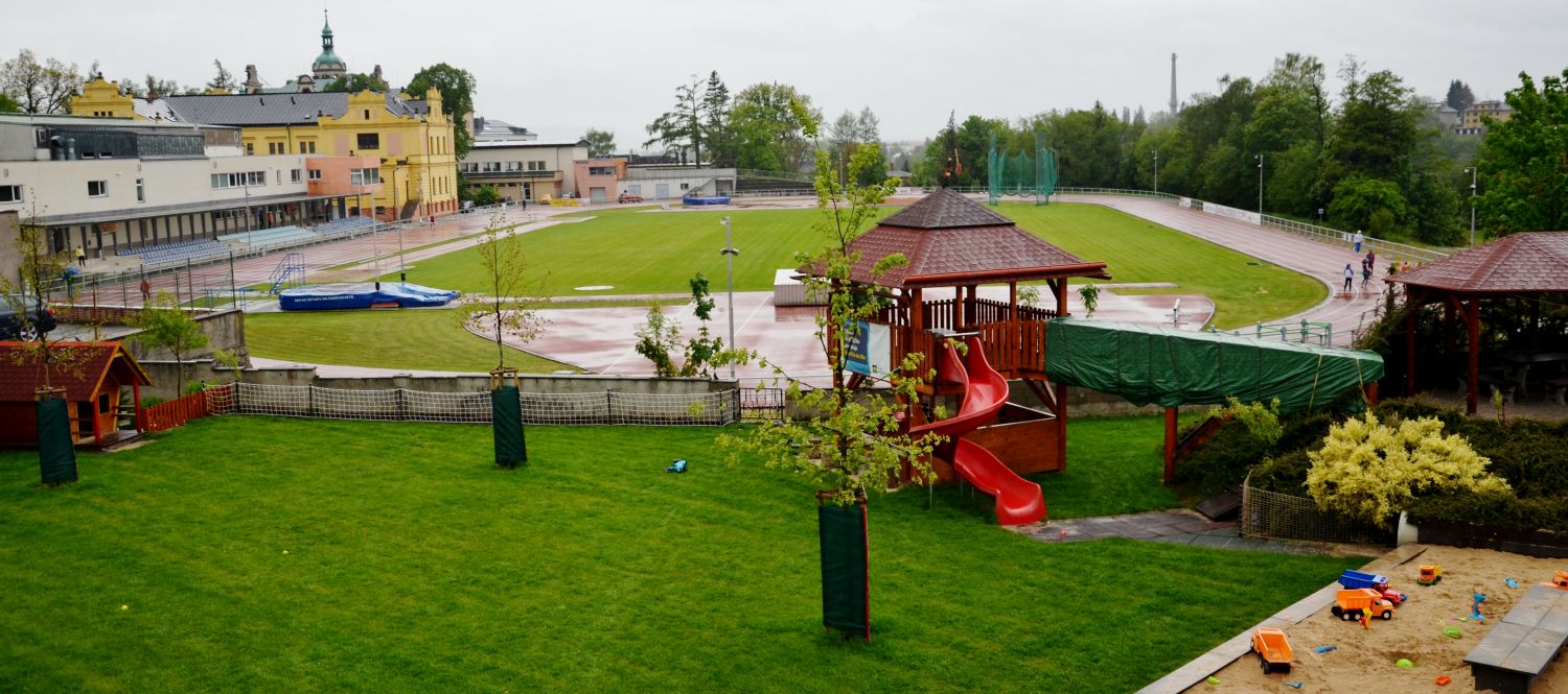 Bejby Turnov - Apartmány - Penzion - Dětský park foto 4