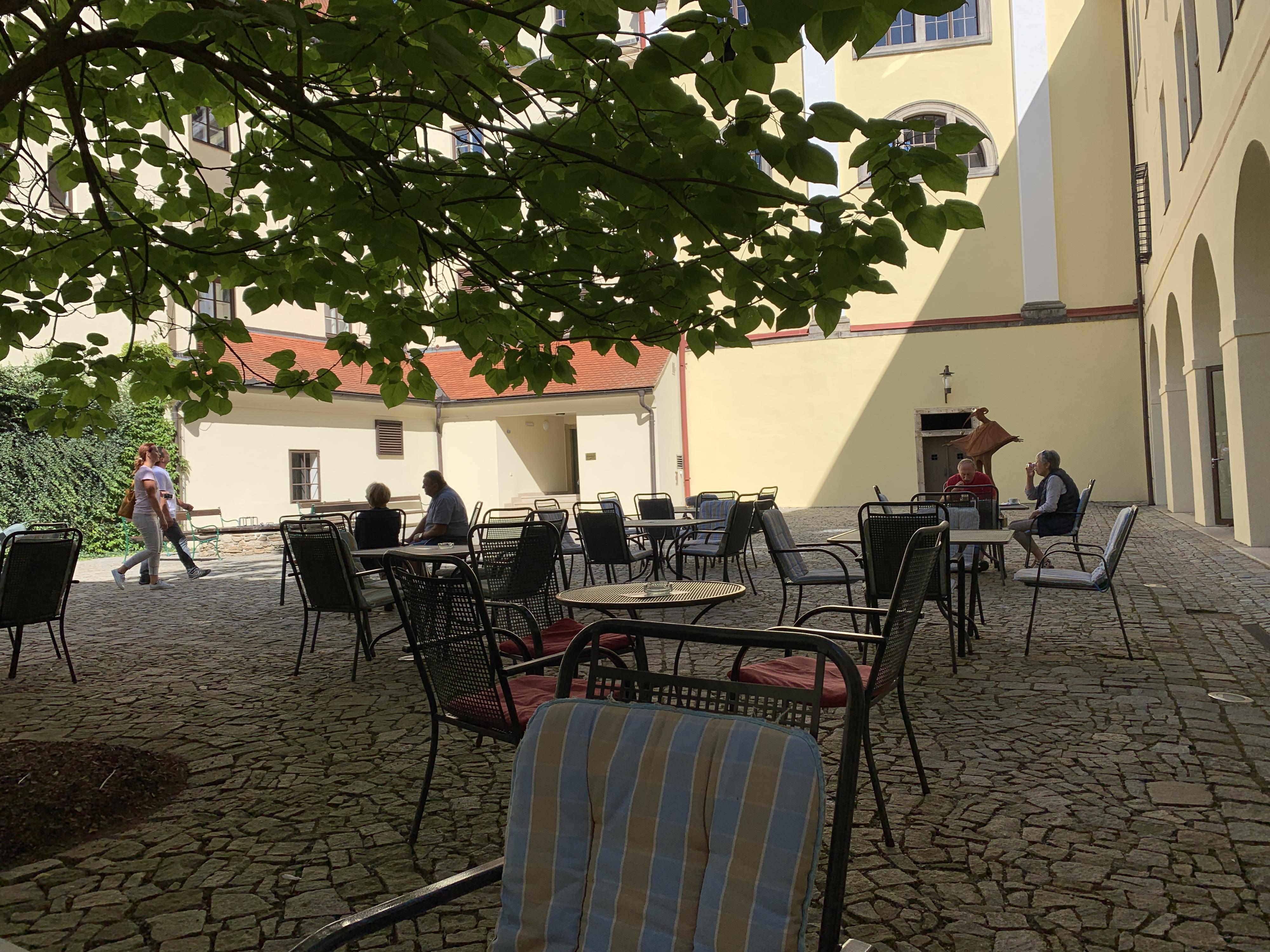 Univerzitní kavárna foto 2