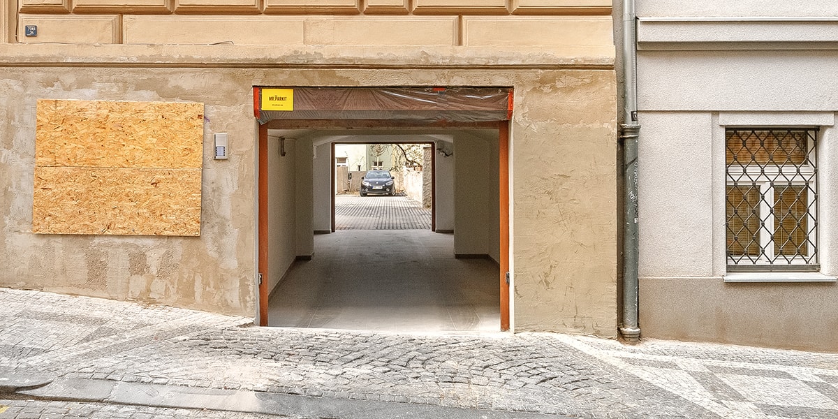 MR.PARKIT - Parking Cimburkova 7 foto 2