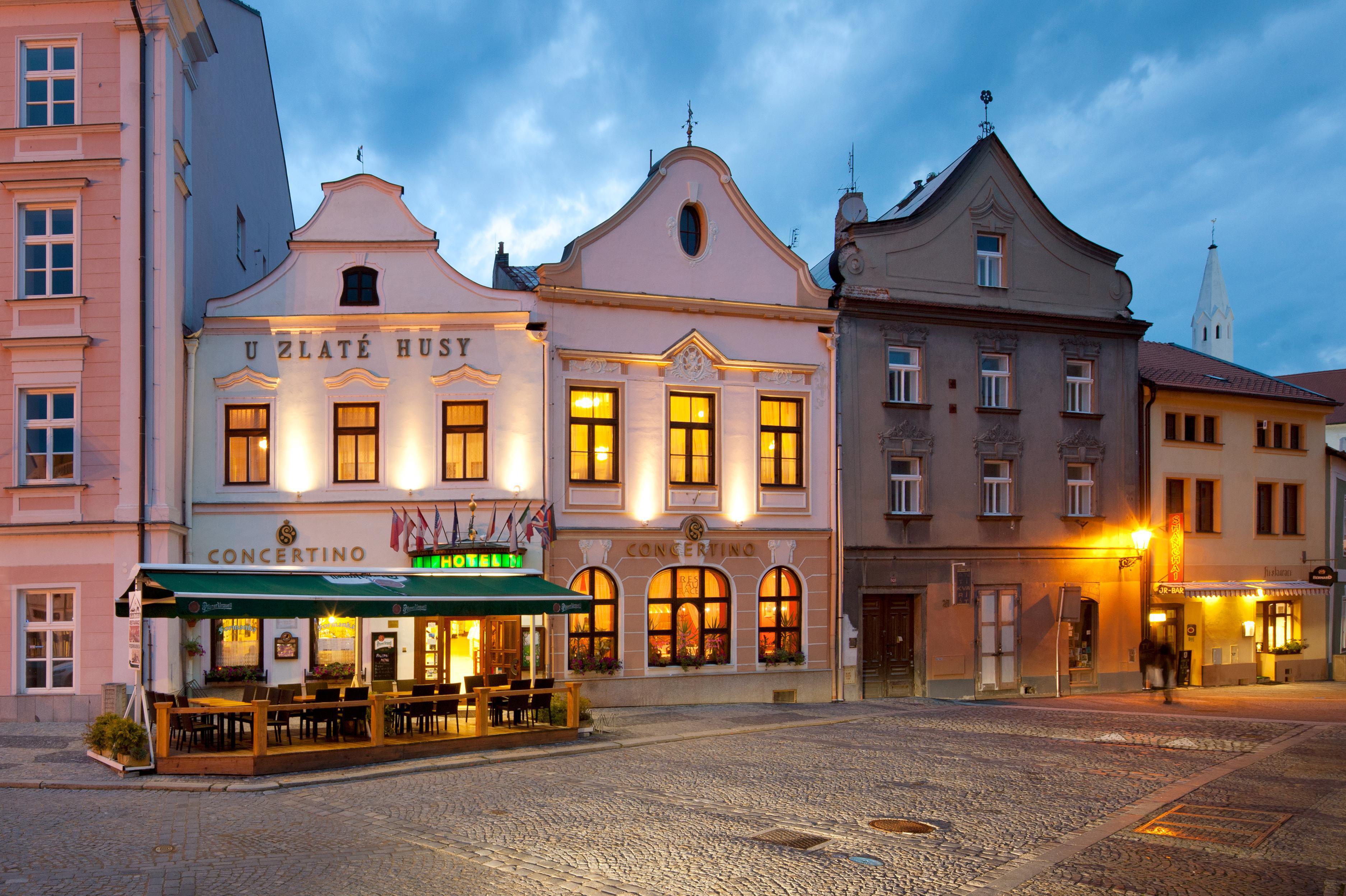 Hotel Concertino - Restaurace Zlatá Husa