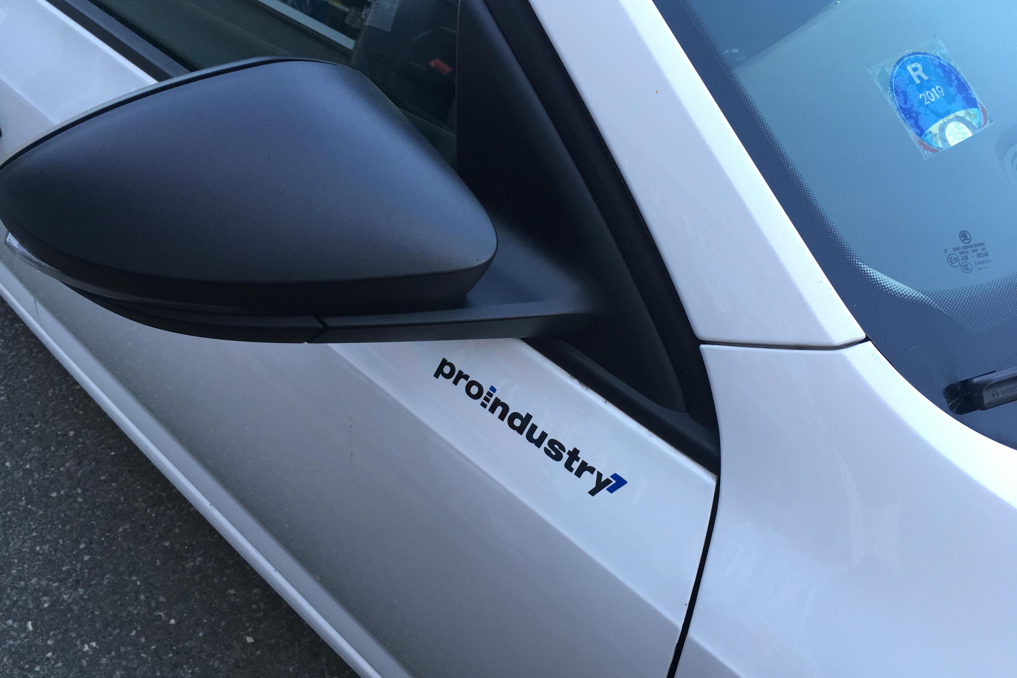 Autopůjčovna - půjčení osobního auta nebo dodávky