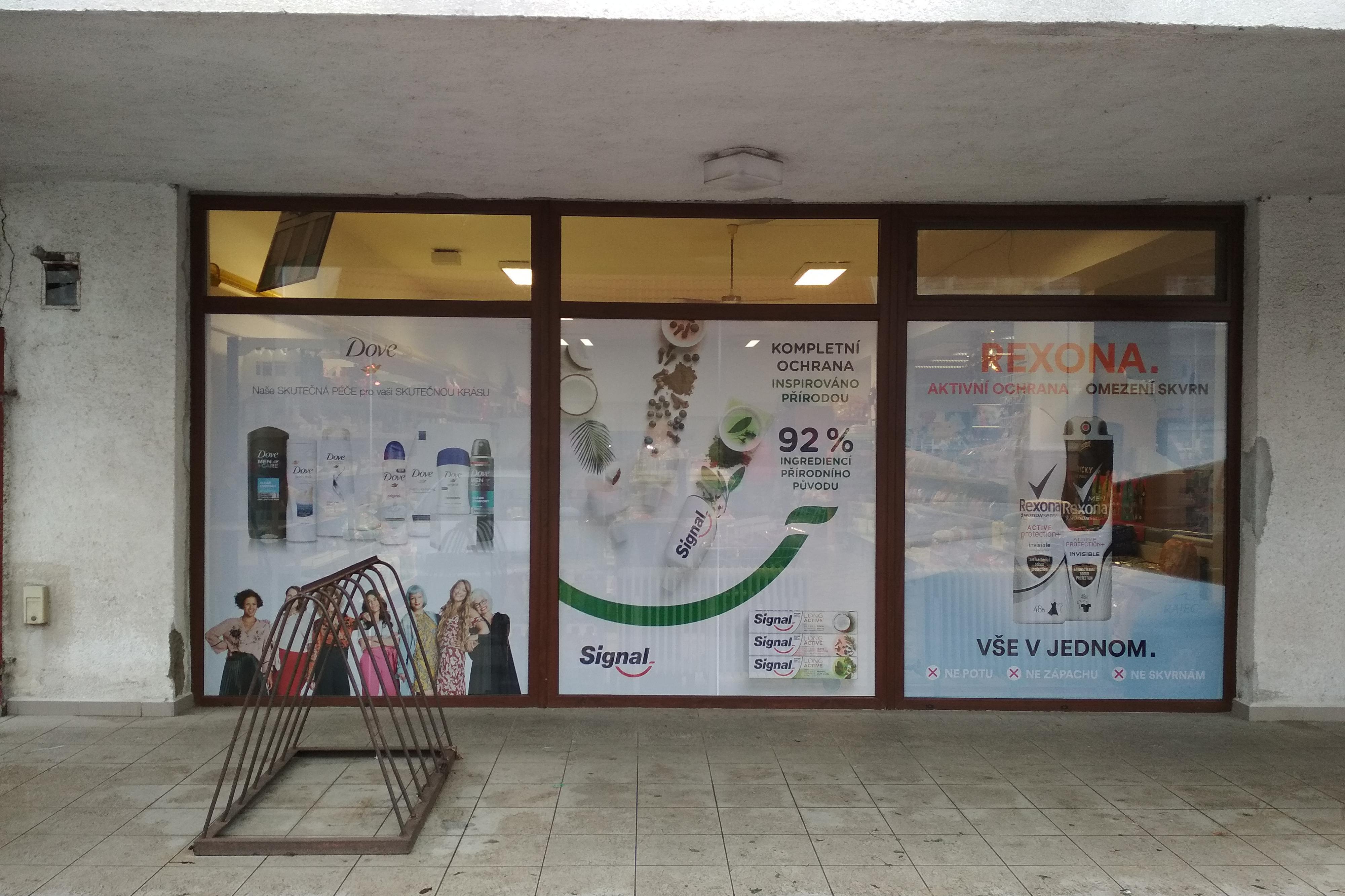 Výroba reklamních banerů, siťovin, samolepek,roll